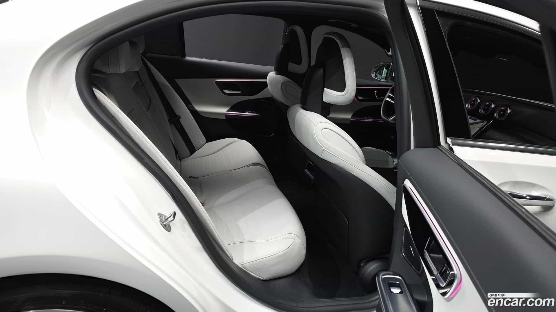 C-Class Mercedes-Benz 2023.1-OPTION-016