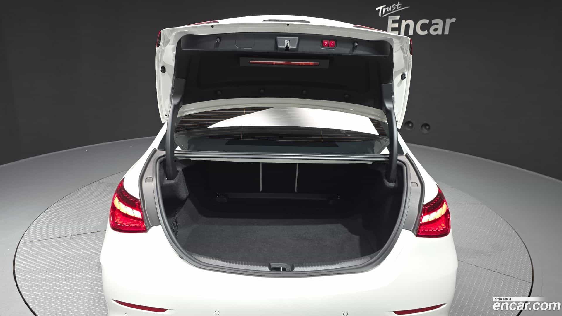 C-Class Mercedes-Benz 2023.1-OPTION-024
