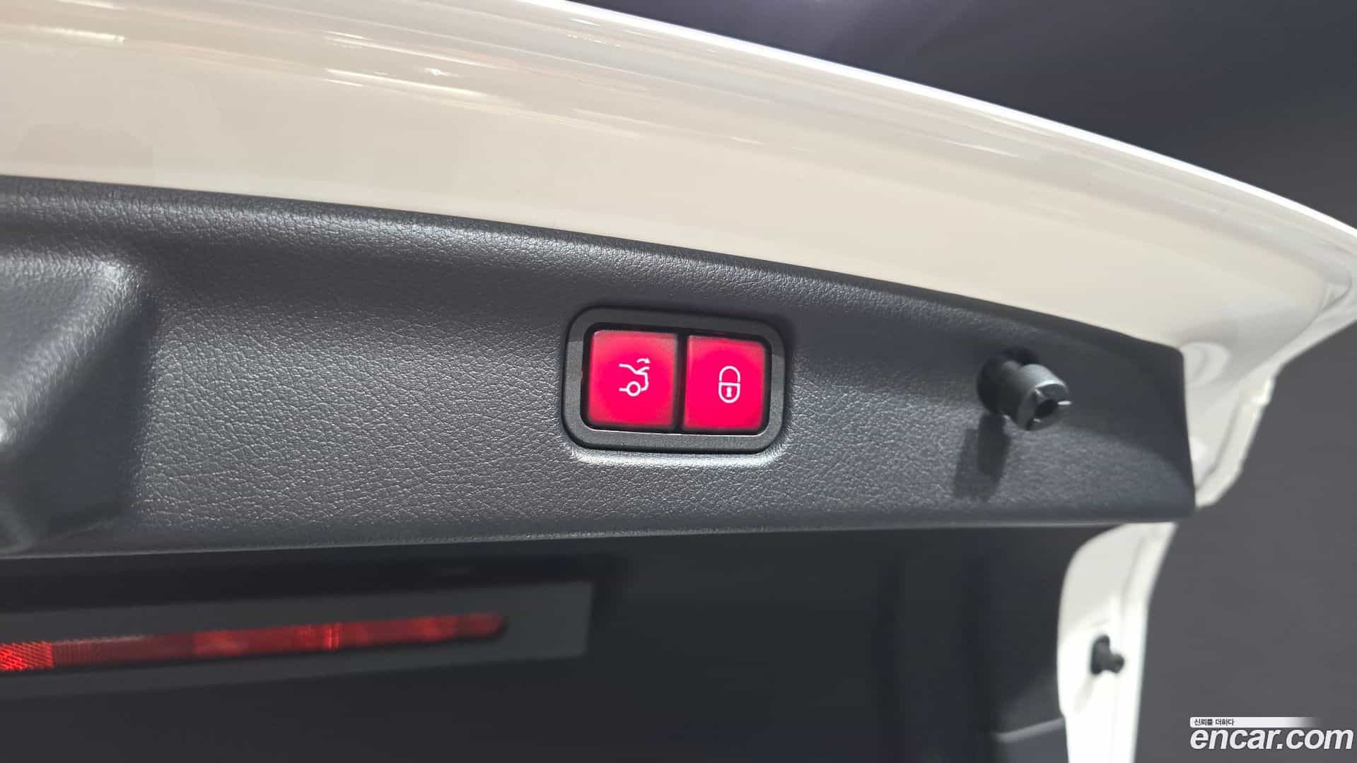 C-Class Mercedes-Benz 2023.1-OPTION-043