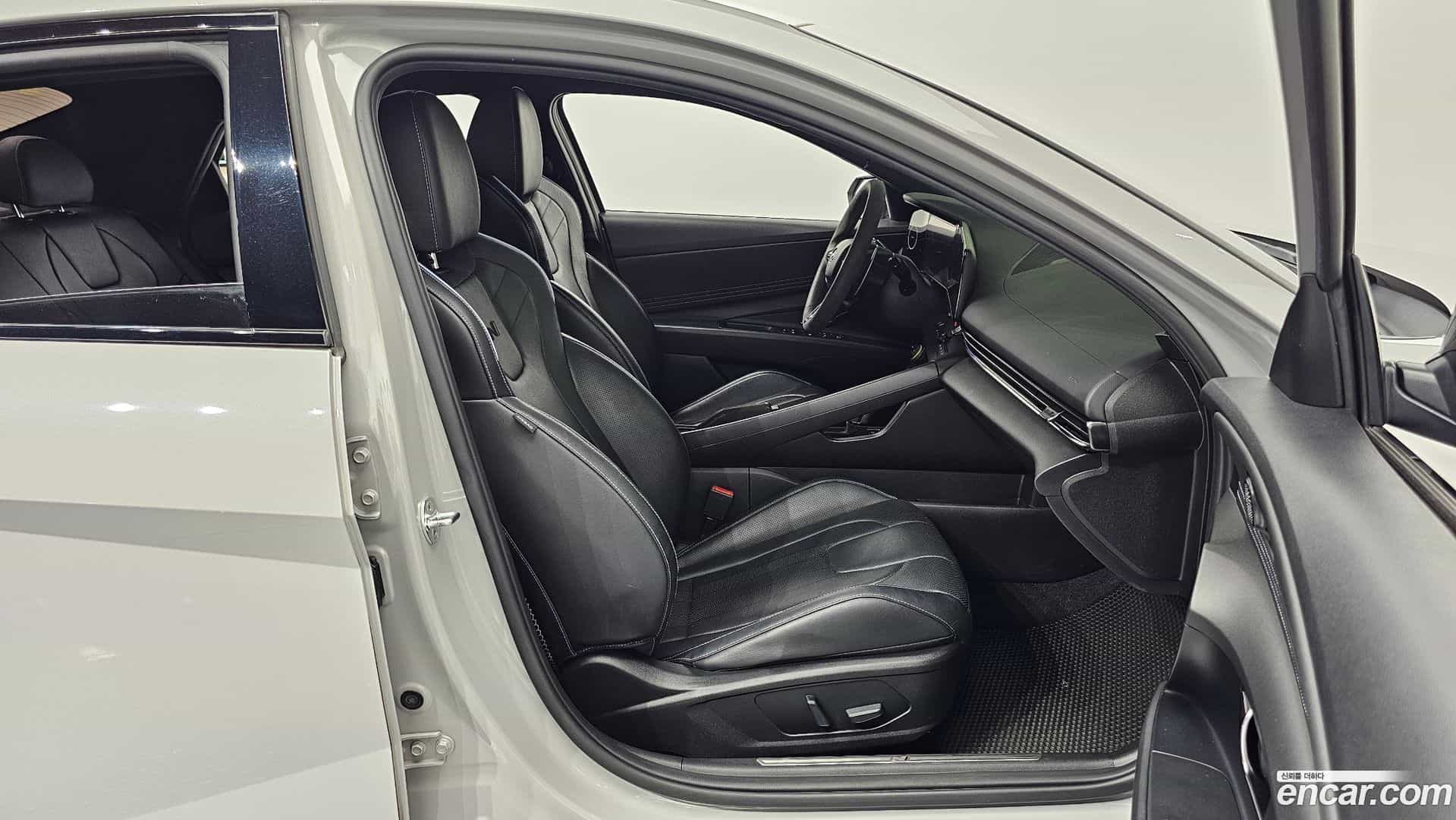 AVANTE Hyundai 2022.3-OPTION-015