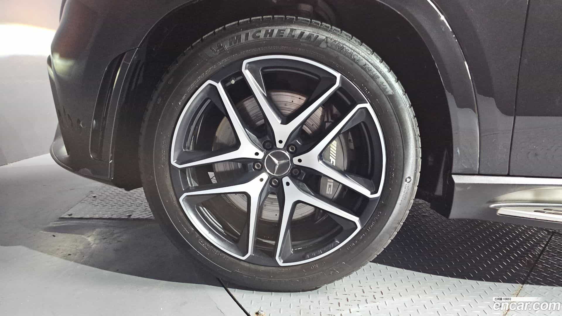 GLE-Class Mercedes-Benz 2022.9-OUTER-005