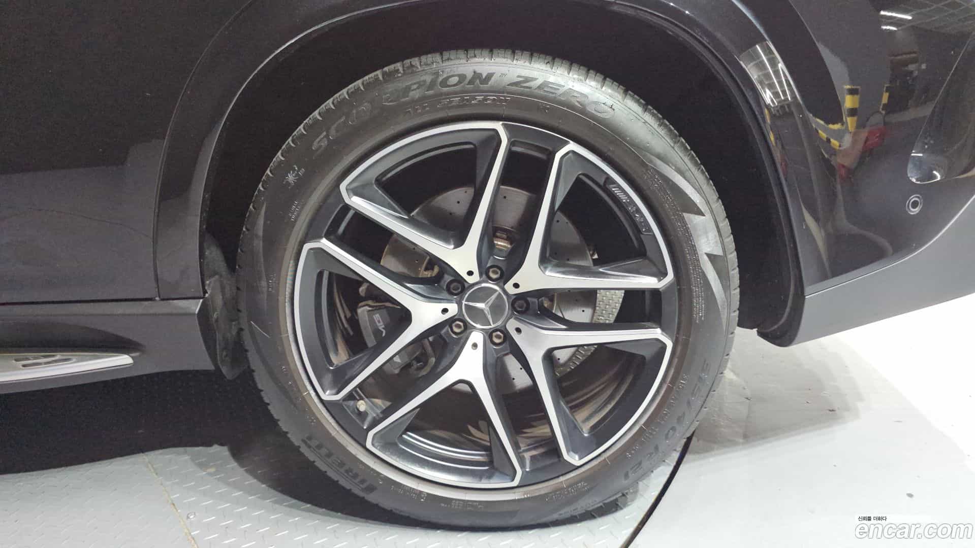 GLE-Class Mercedes-Benz 2022.9-OUTER-031