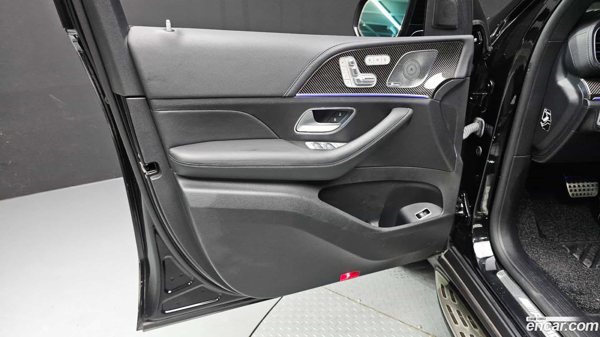 GLE-Class Mercedes-Benz 2022.9-INNER-034