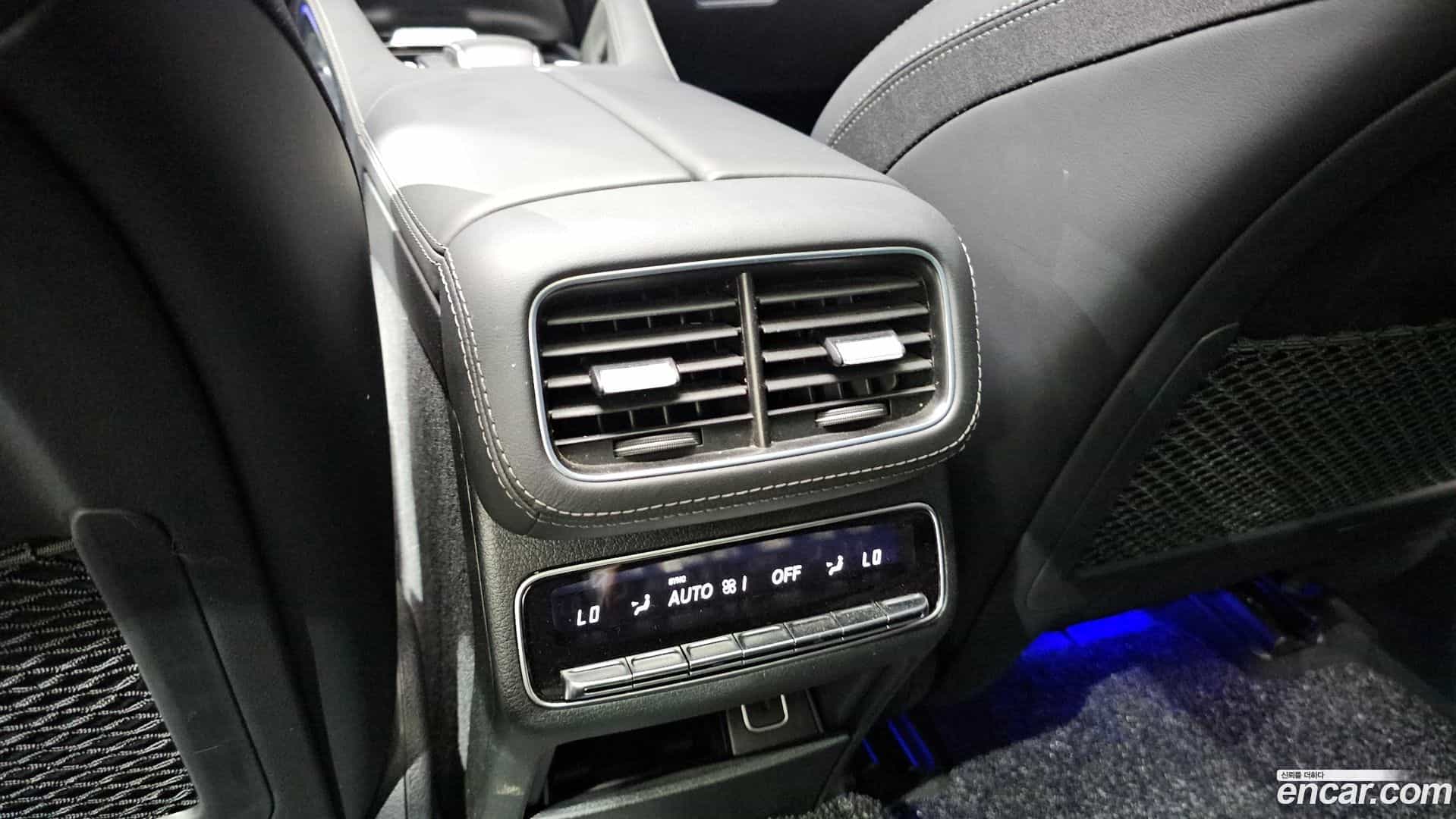 GLE-Class Mercedes-Benz 2022.9-OPTION-047