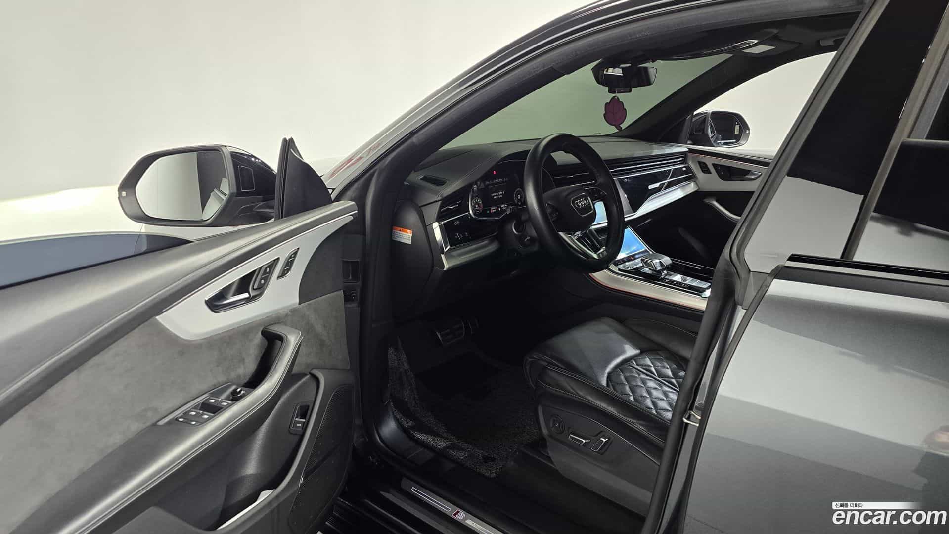 Q8 Audi 2021.6-INNER-010