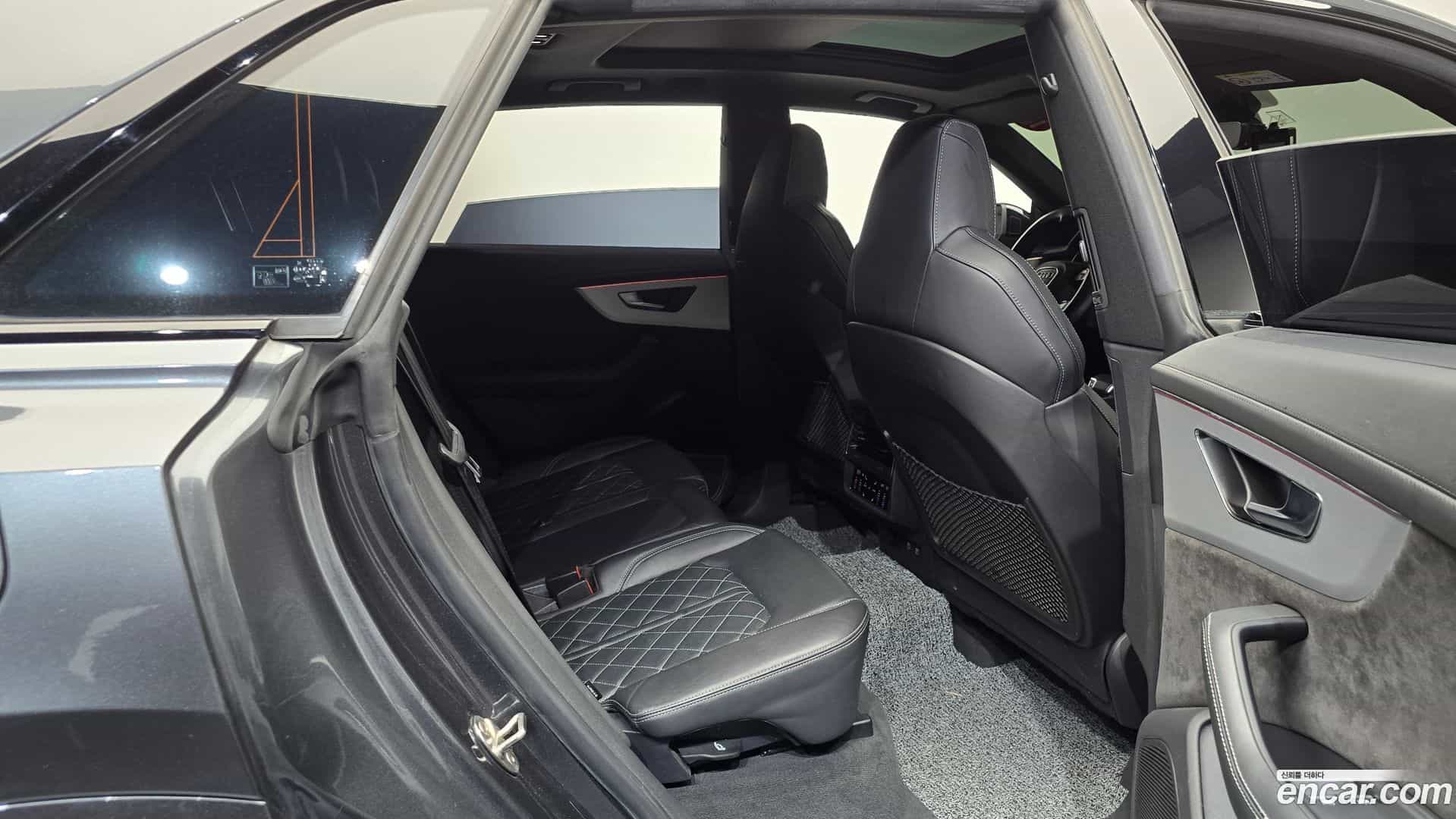 Q8 Audi 2021.6-OPTION-015