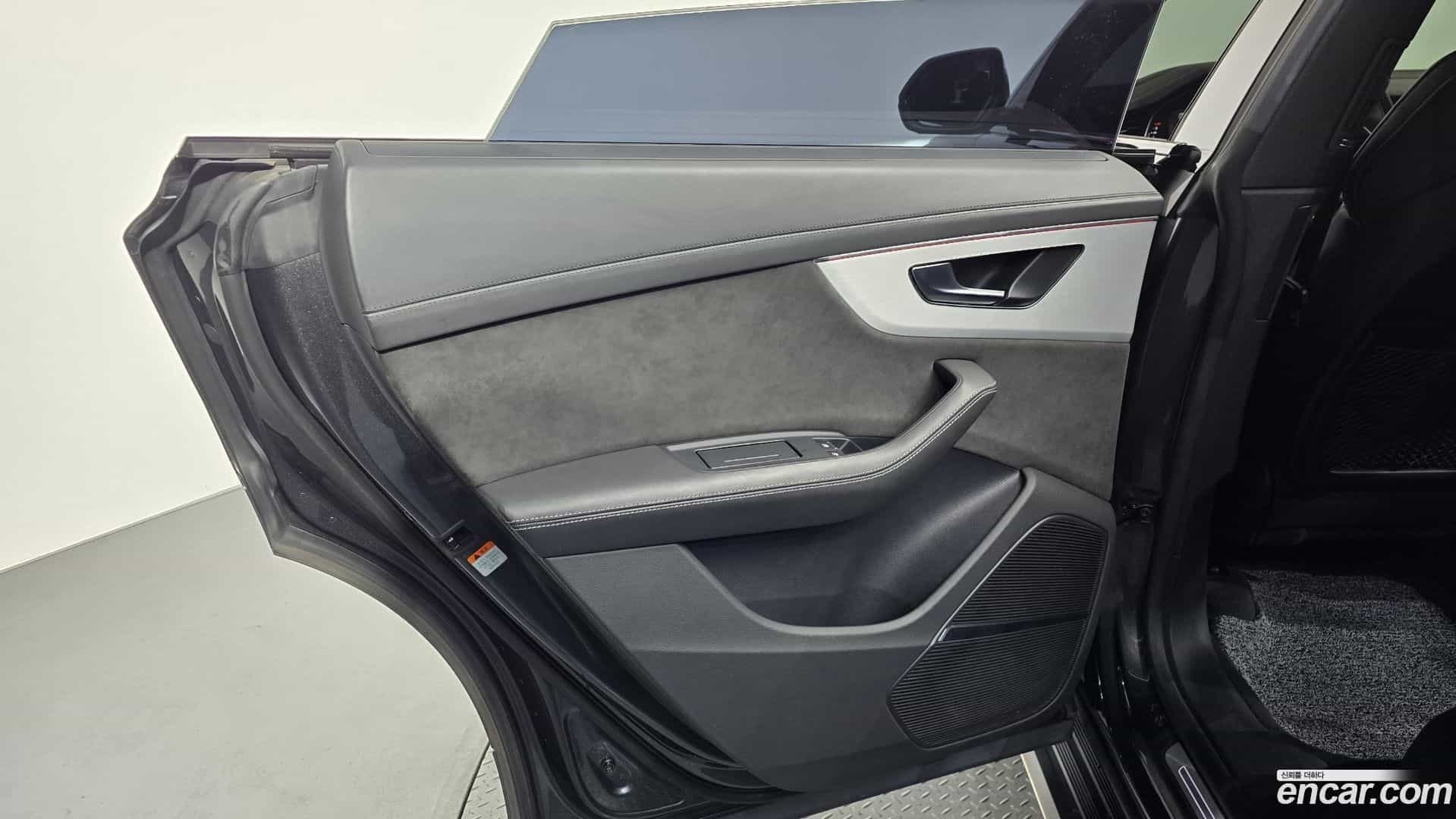 Q8 Audi 2021.6-INNER-035