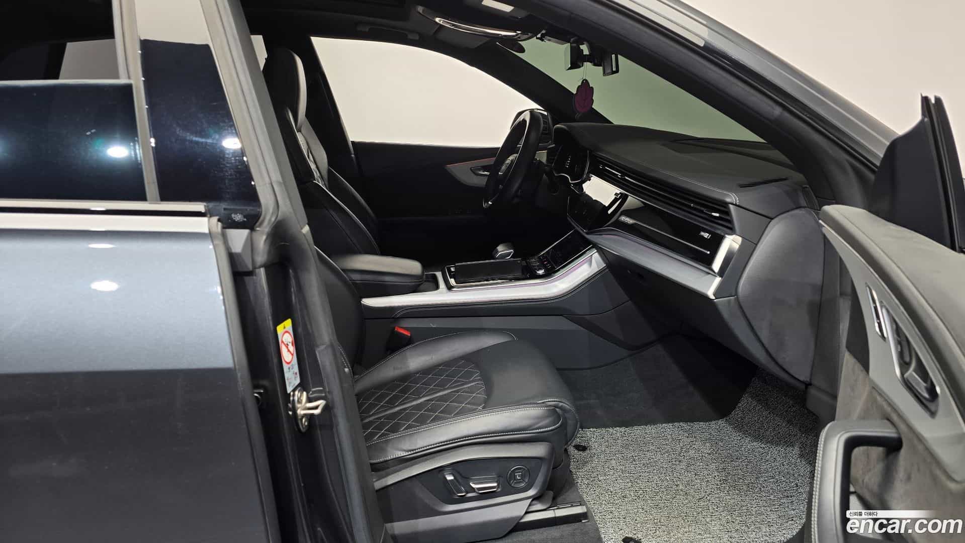 Q8 Audi 2021.6-INNER-036
