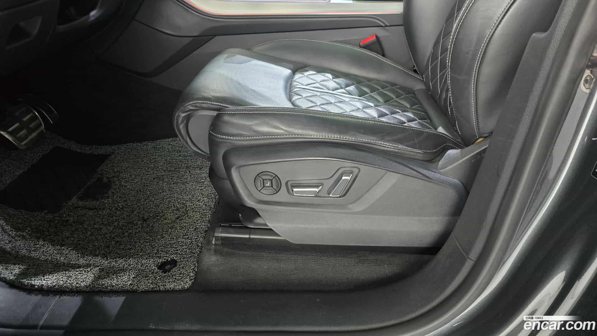 Q8 Audi 2021.6-OPTION-047