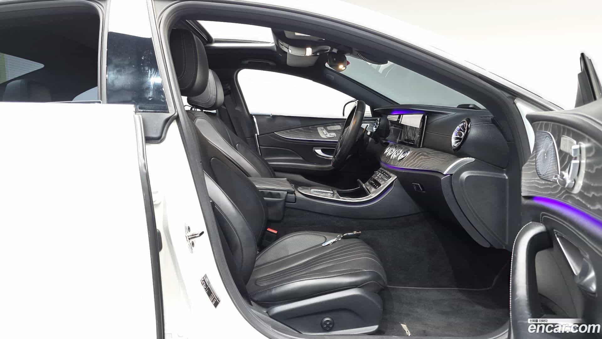 CLS-Class Mercedes-Benz 2021.0-INNER-036