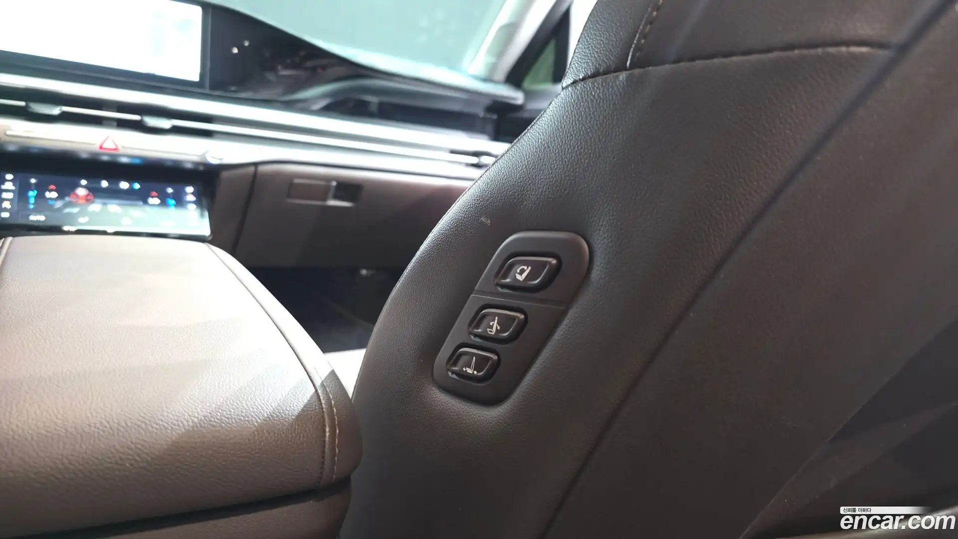 Grandeur Hyundai 2023.3-OPTION-051