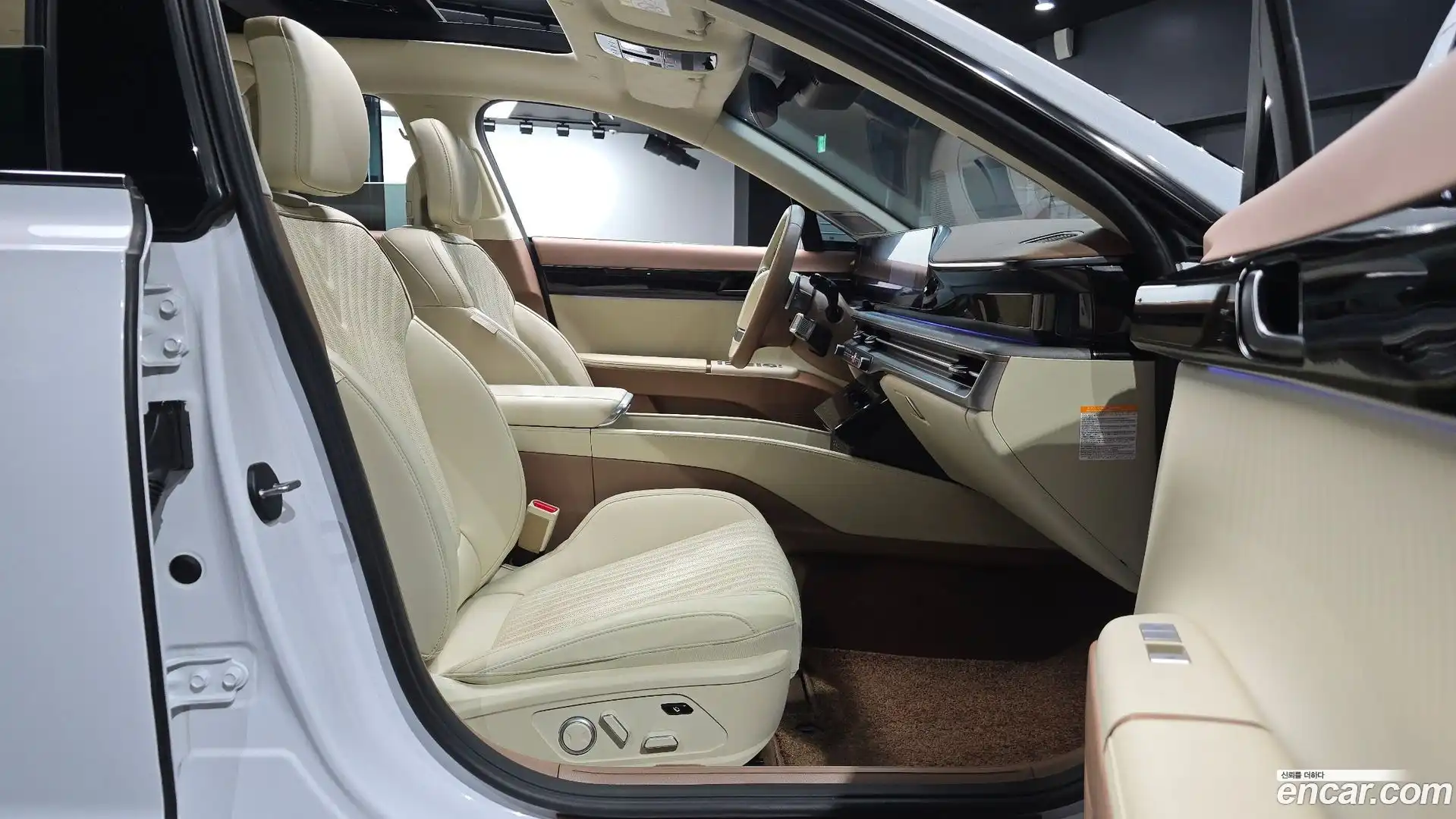 Grandeur Hyundai 2024.6-INNER-036