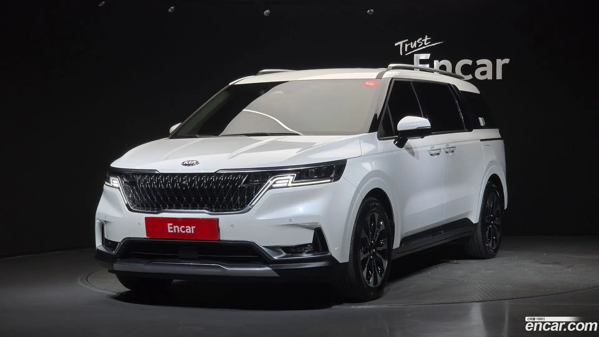 Main__Slider__Photo:Canival Kia 2021.4-0
