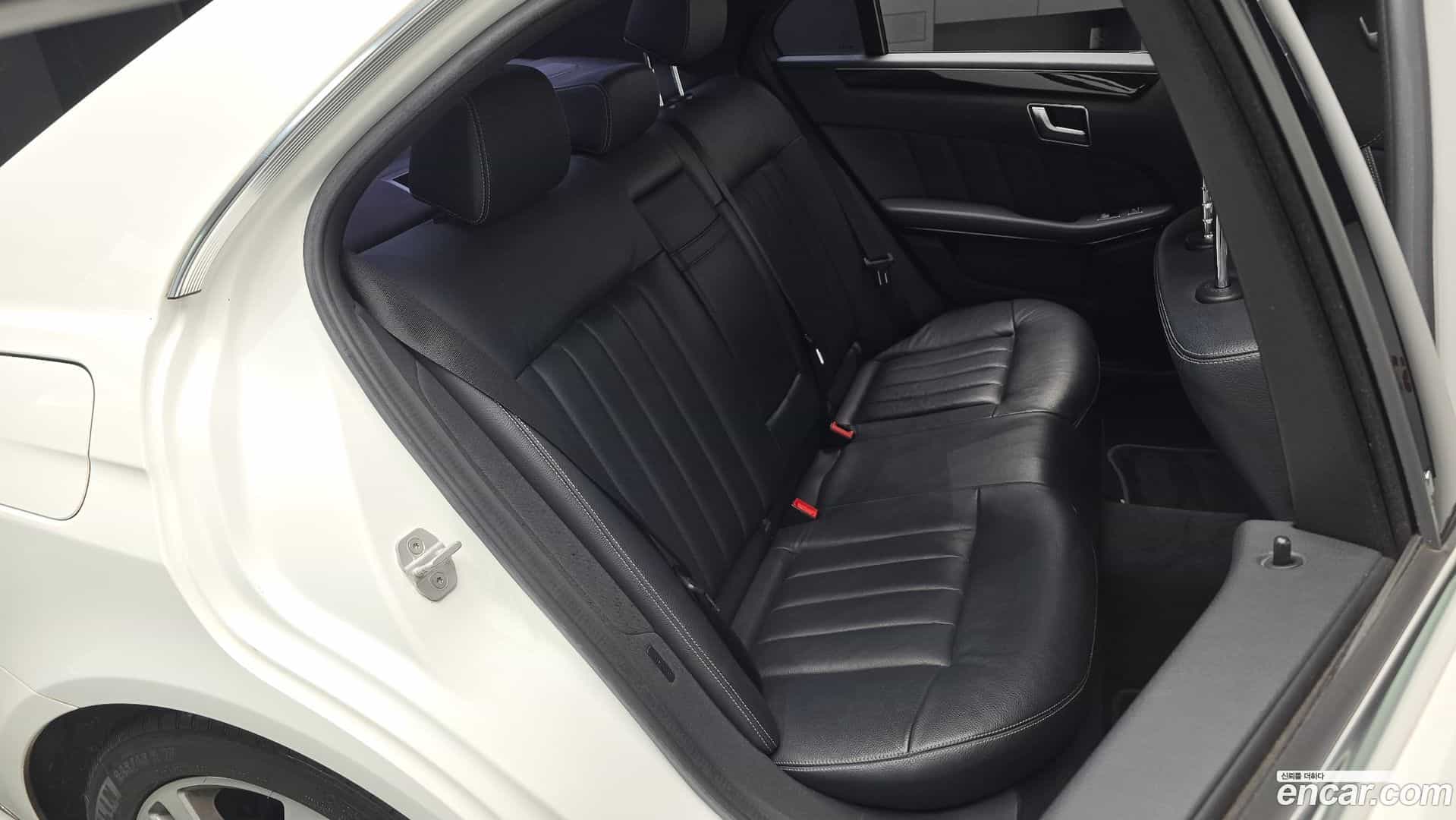 E-Class Mercedes-Benz 2014.10-OPTION-015
