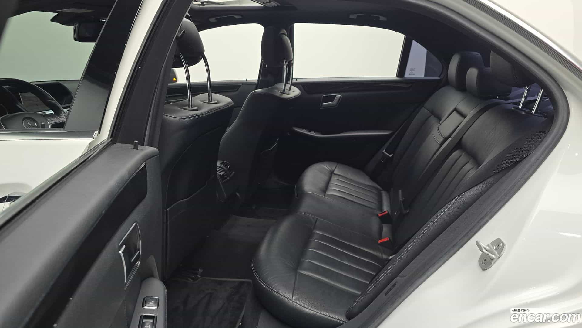 E-Class Mercedes-Benz 2014.10-OPTION-016