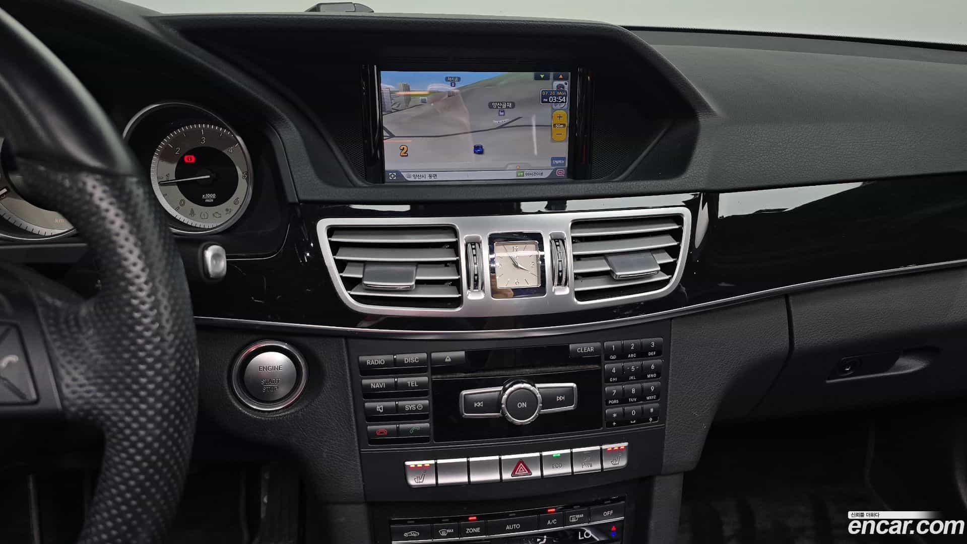 E-Class Mercedes-Benz 2014.10-OPTION-020