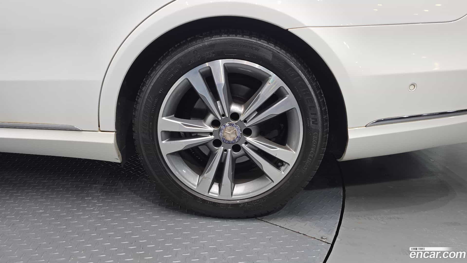 E-Class Mercedes-Benz 2014.10-OUTER-031