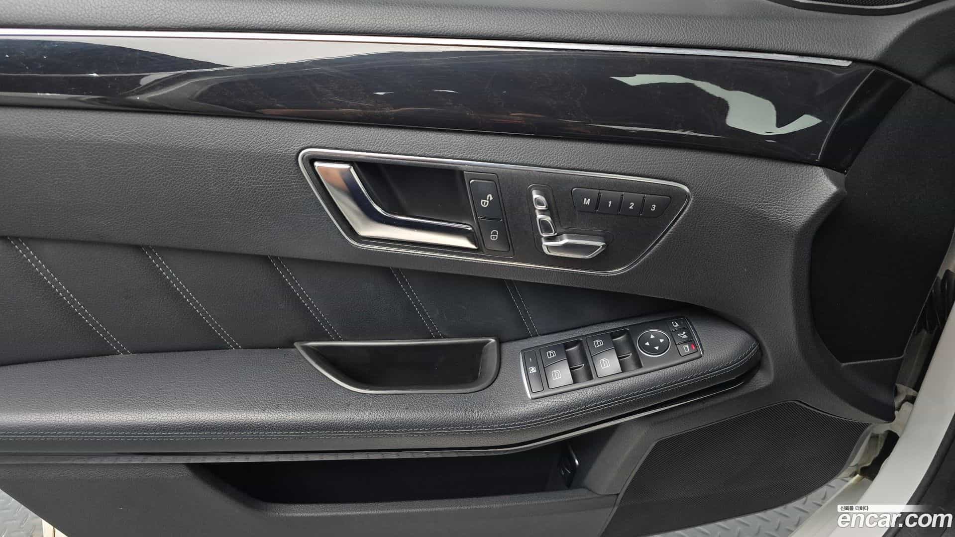 E-Class Mercedes-Benz 2014.10-INNER-035