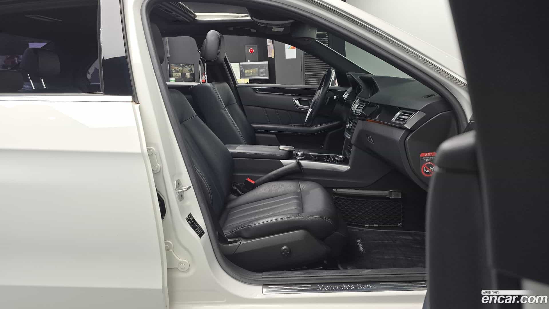 E-Class Mercedes-Benz 2014.10-INNER-036
