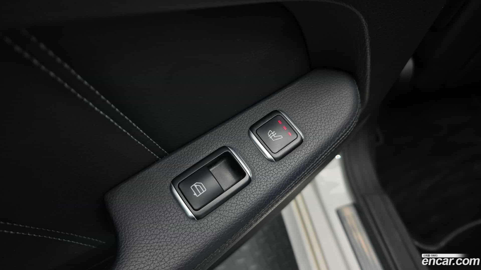E-Class Mercedes-Benz 2014.10-OPTION-041