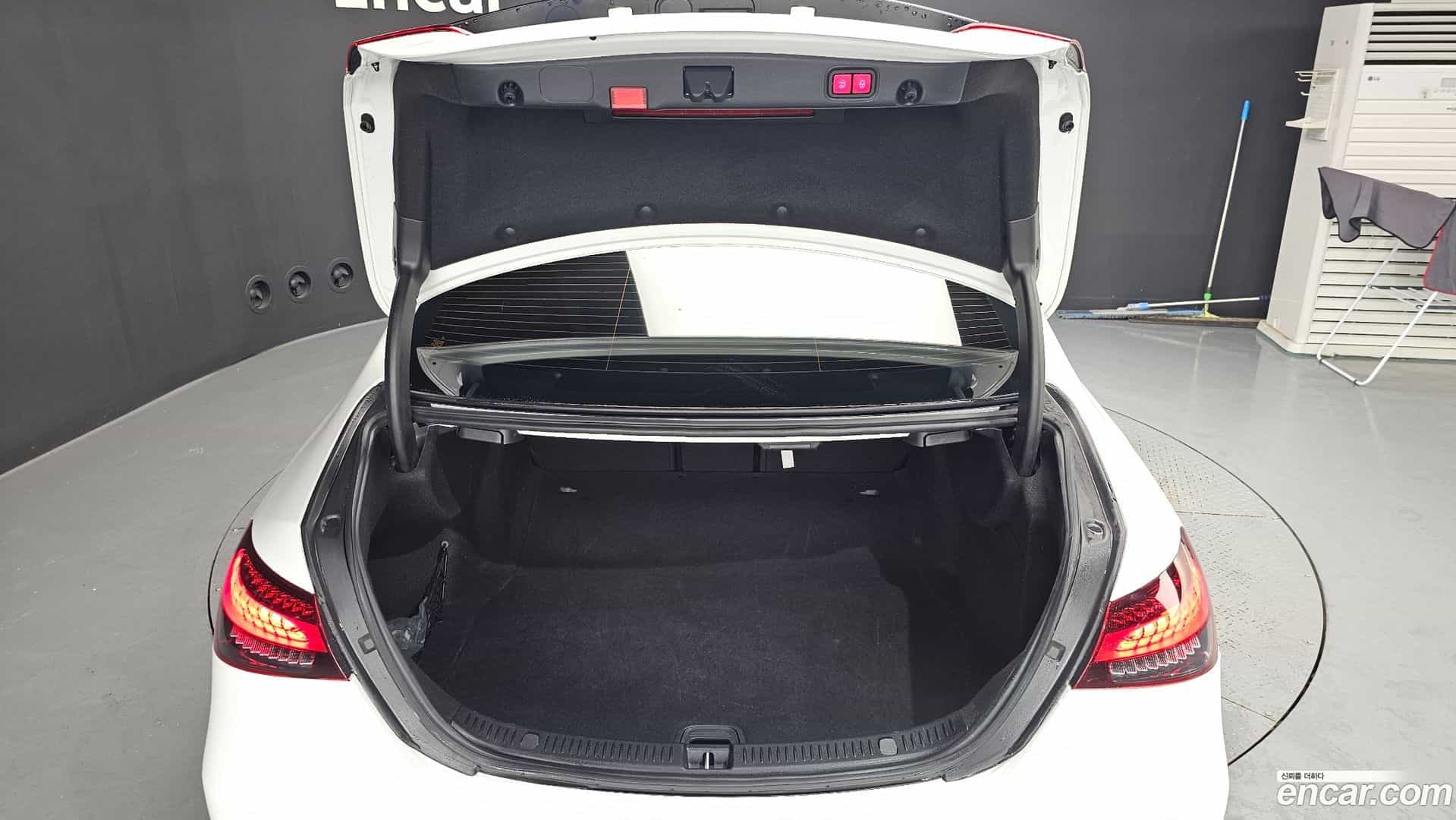 E-Class Mercedes-Benz 2021.7-OPTION-024