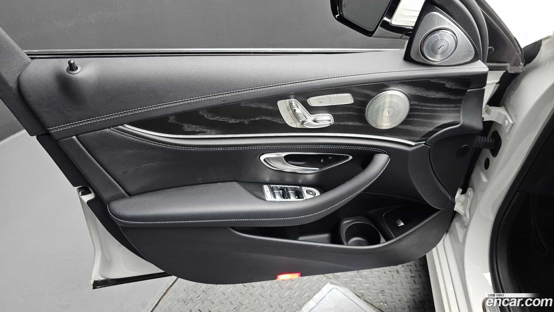 E-Class Mercedes-Benz 2021.7-INNER-034
