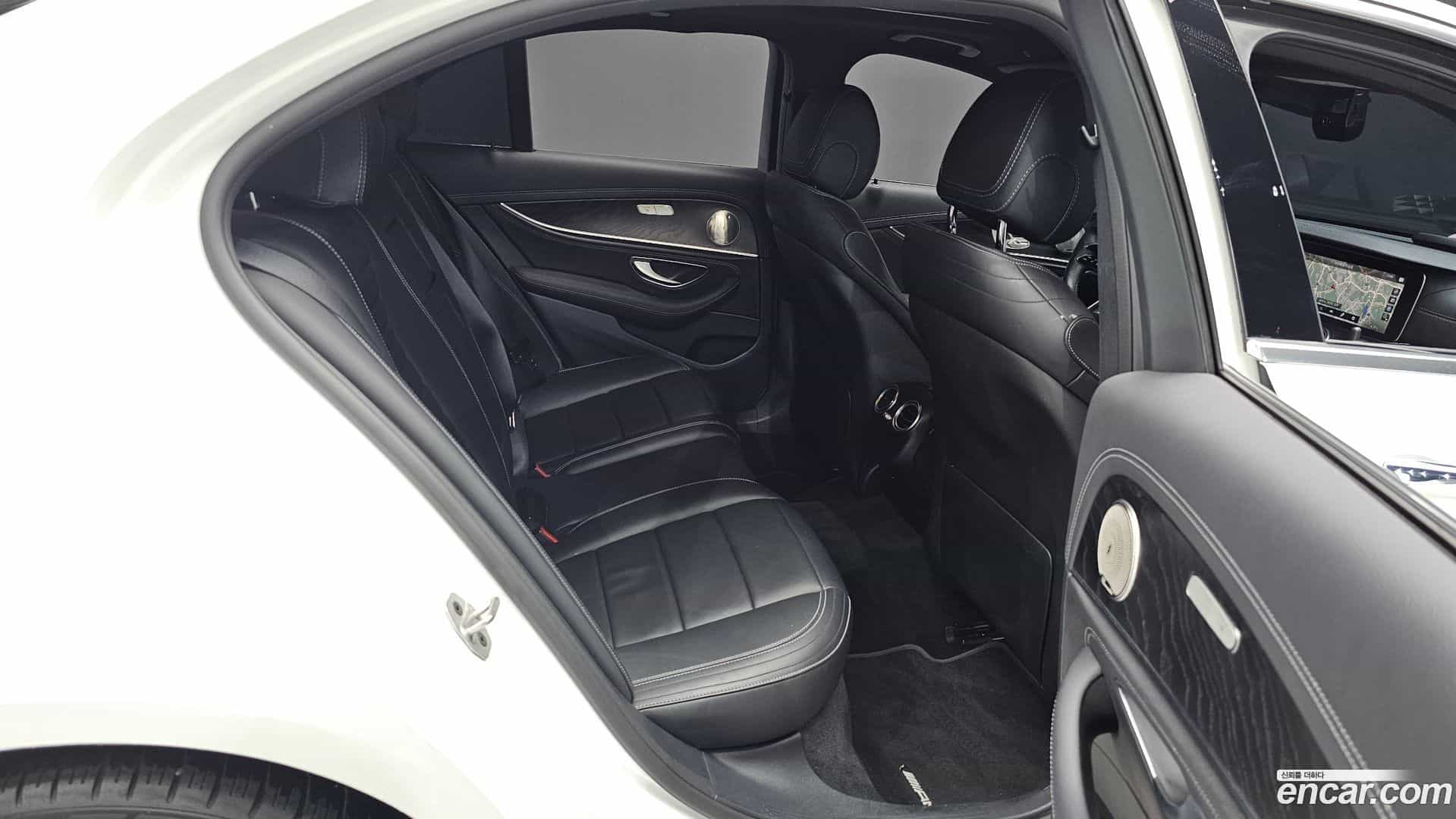 E-Class Mercedes-Benz 2021.7-OPTION-045