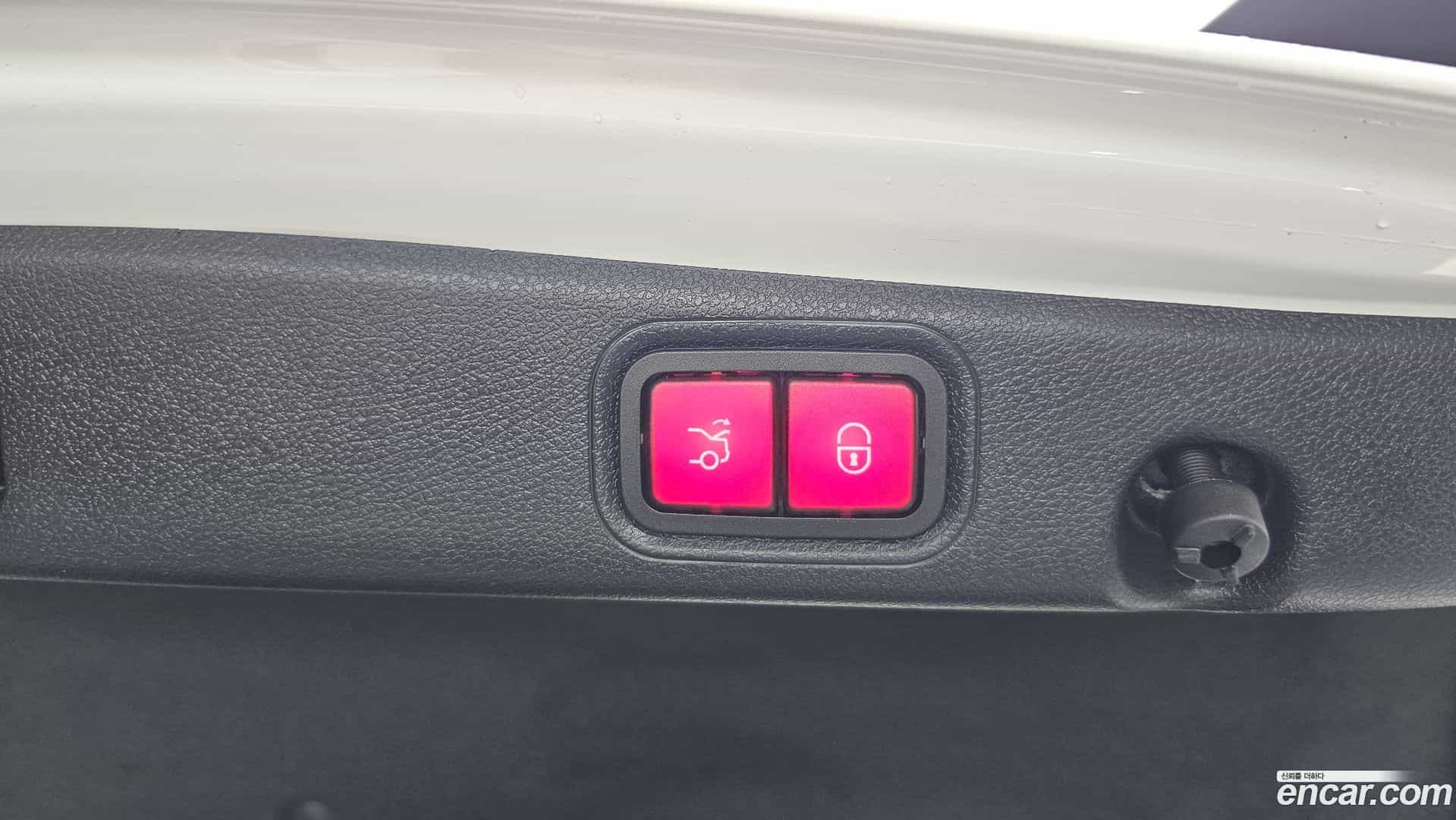 E-Class Mercedes-Benz 2021.7-OPTION-049