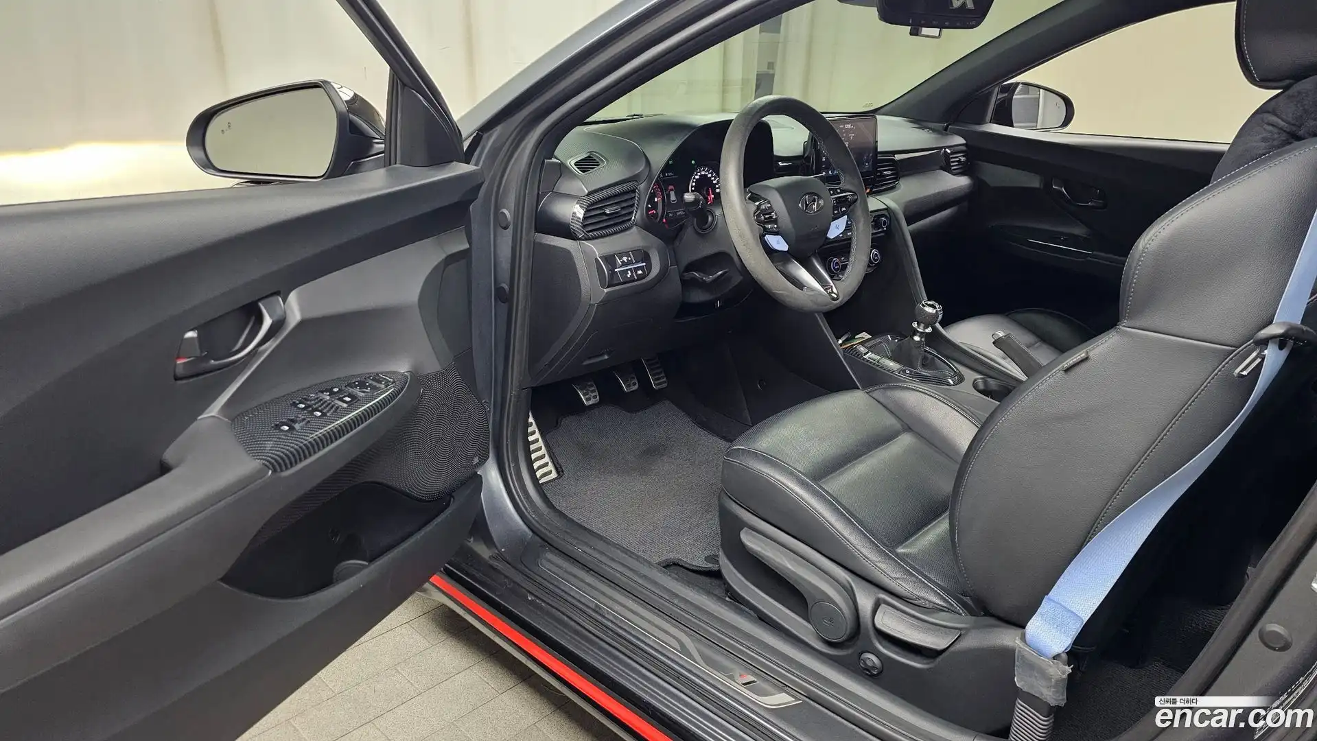Veloster Hyundai 2020.9-INNER-010