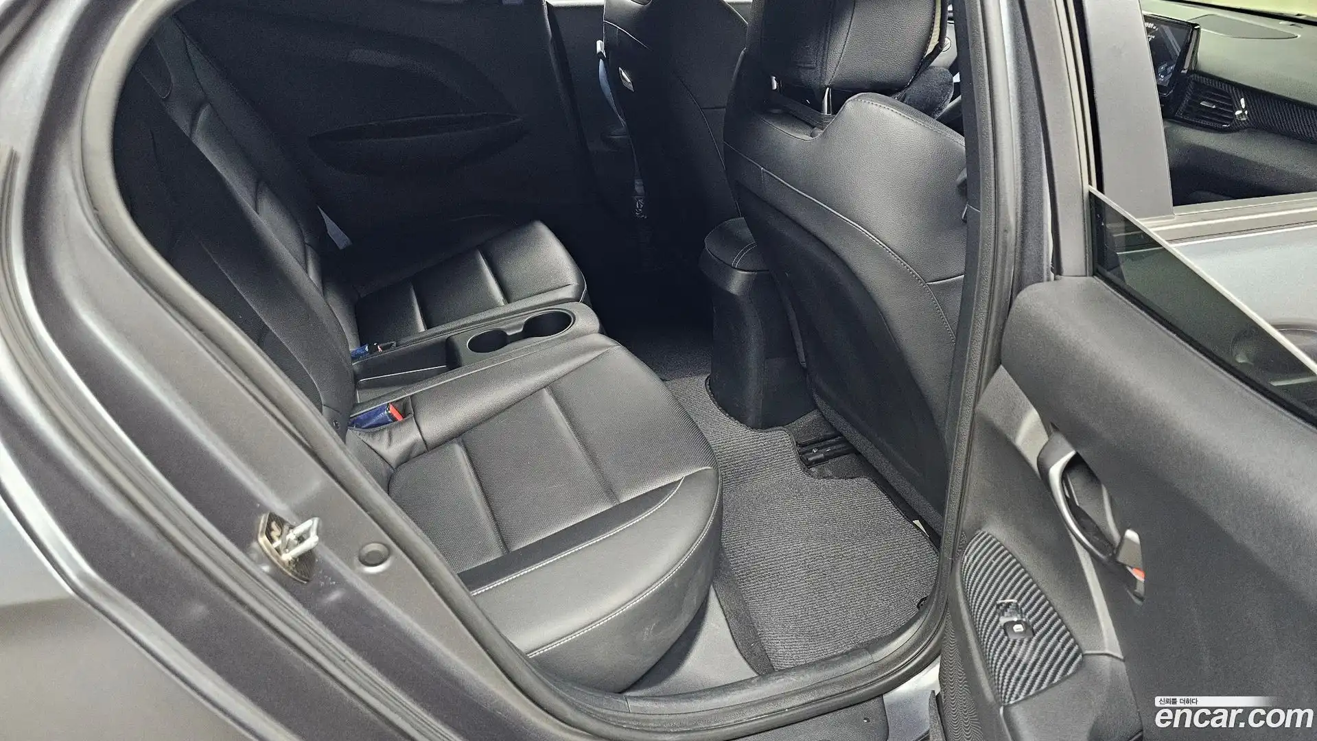 Veloster Hyundai 2020.9-OPTION-015