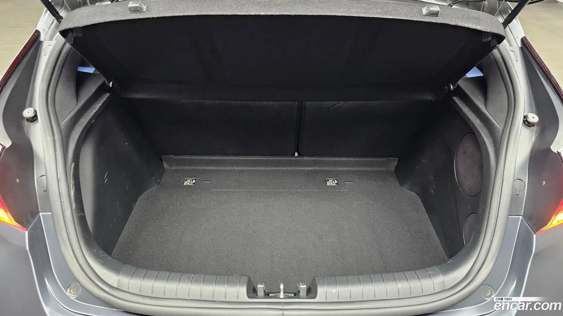 Veloster Hyundai 2020.9-OPTION-019
