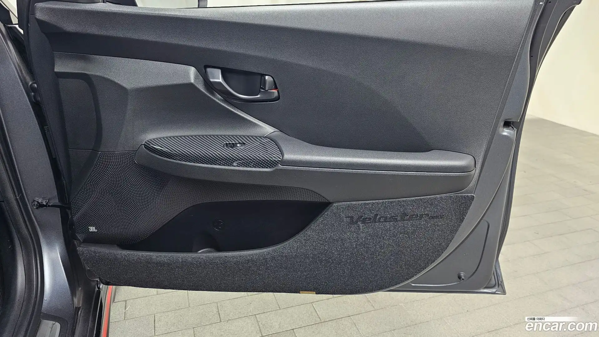 Veloster Hyundai 2020.9-INNER-034