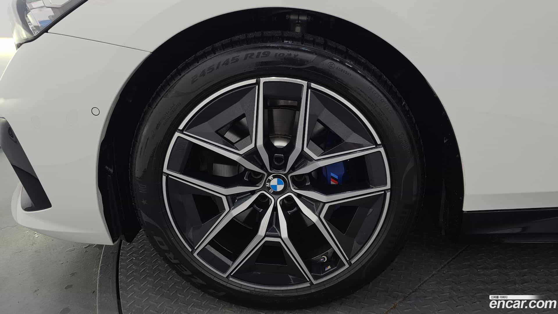 5-Series BMW 2025.7-OUTER-005