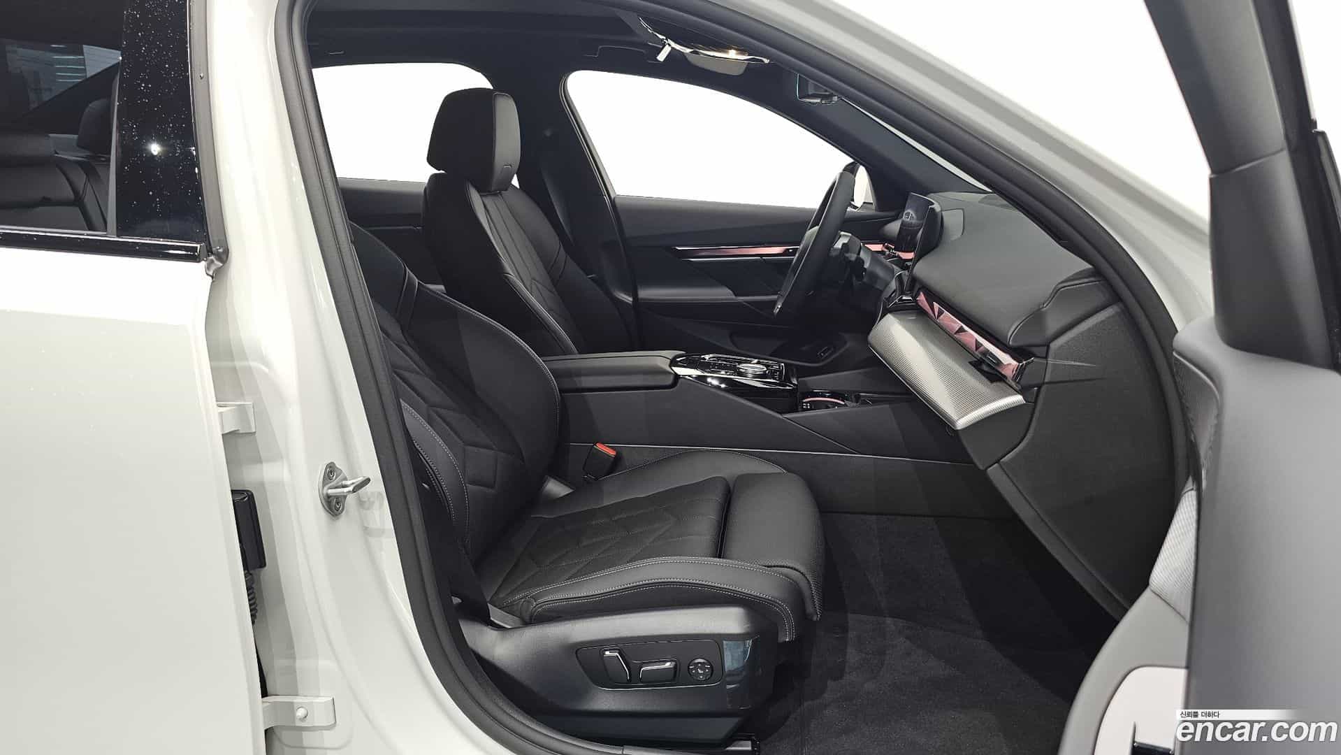 5-Series BMW 2025.7-INNER-010