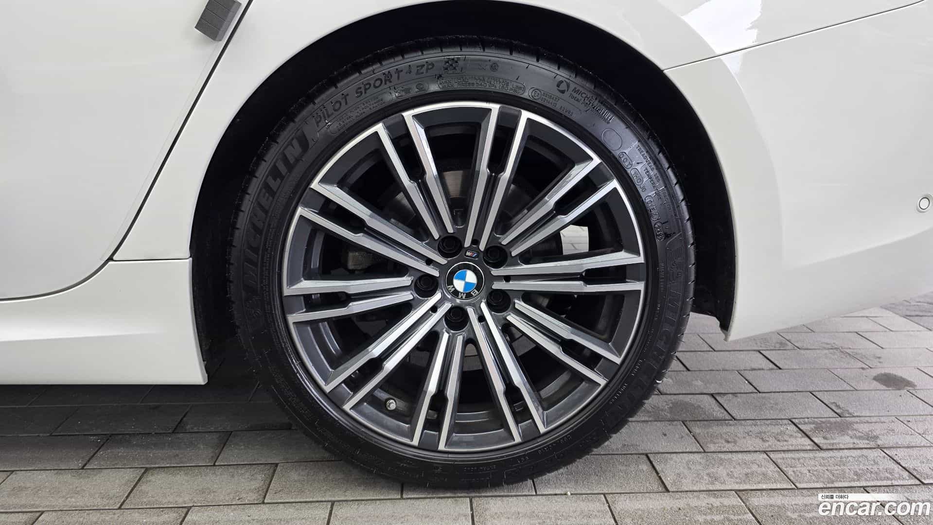 3-Series BMW 2022.2-OUTER-031