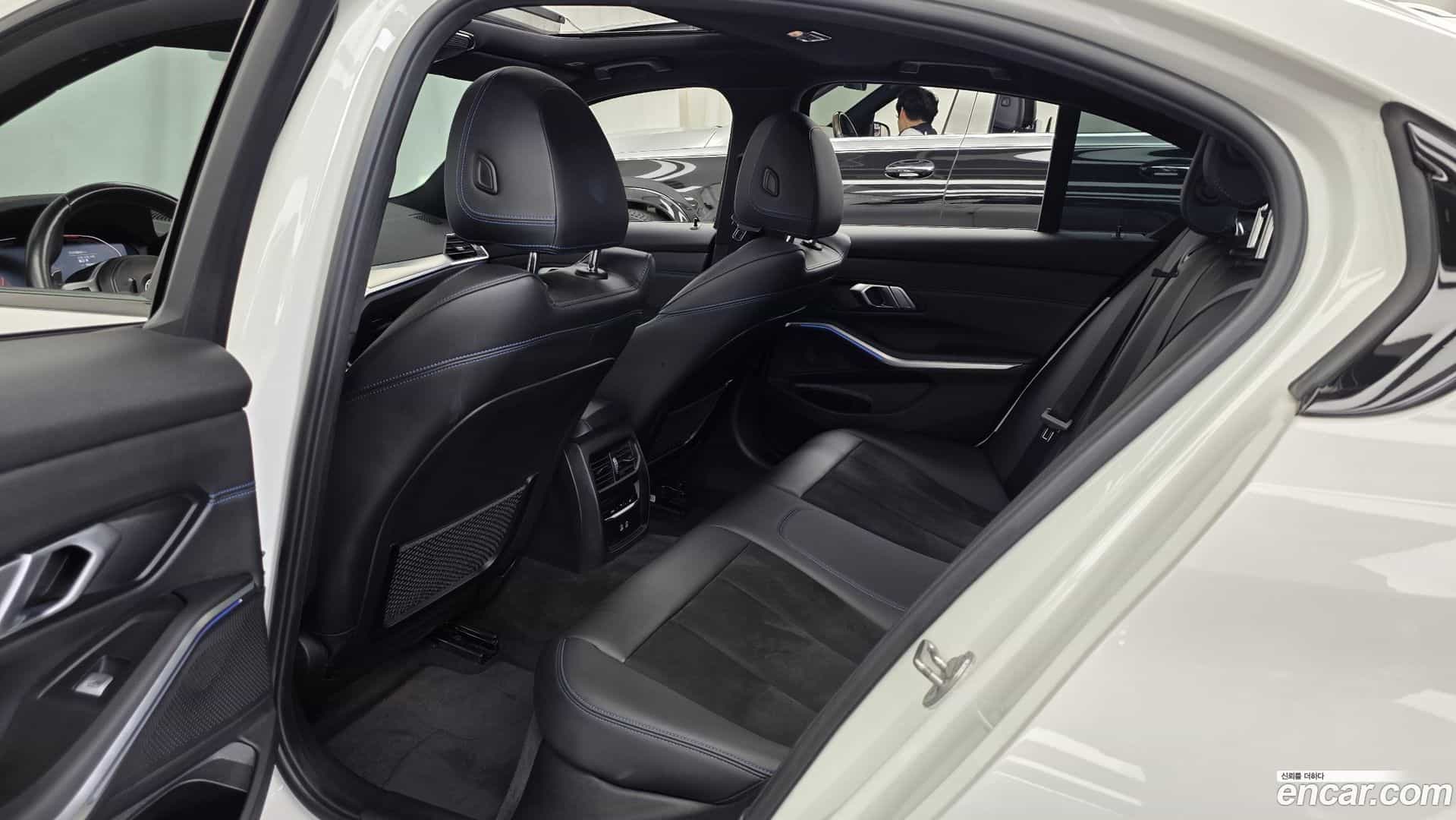 3-Series BMW 2022.2-INNER-036