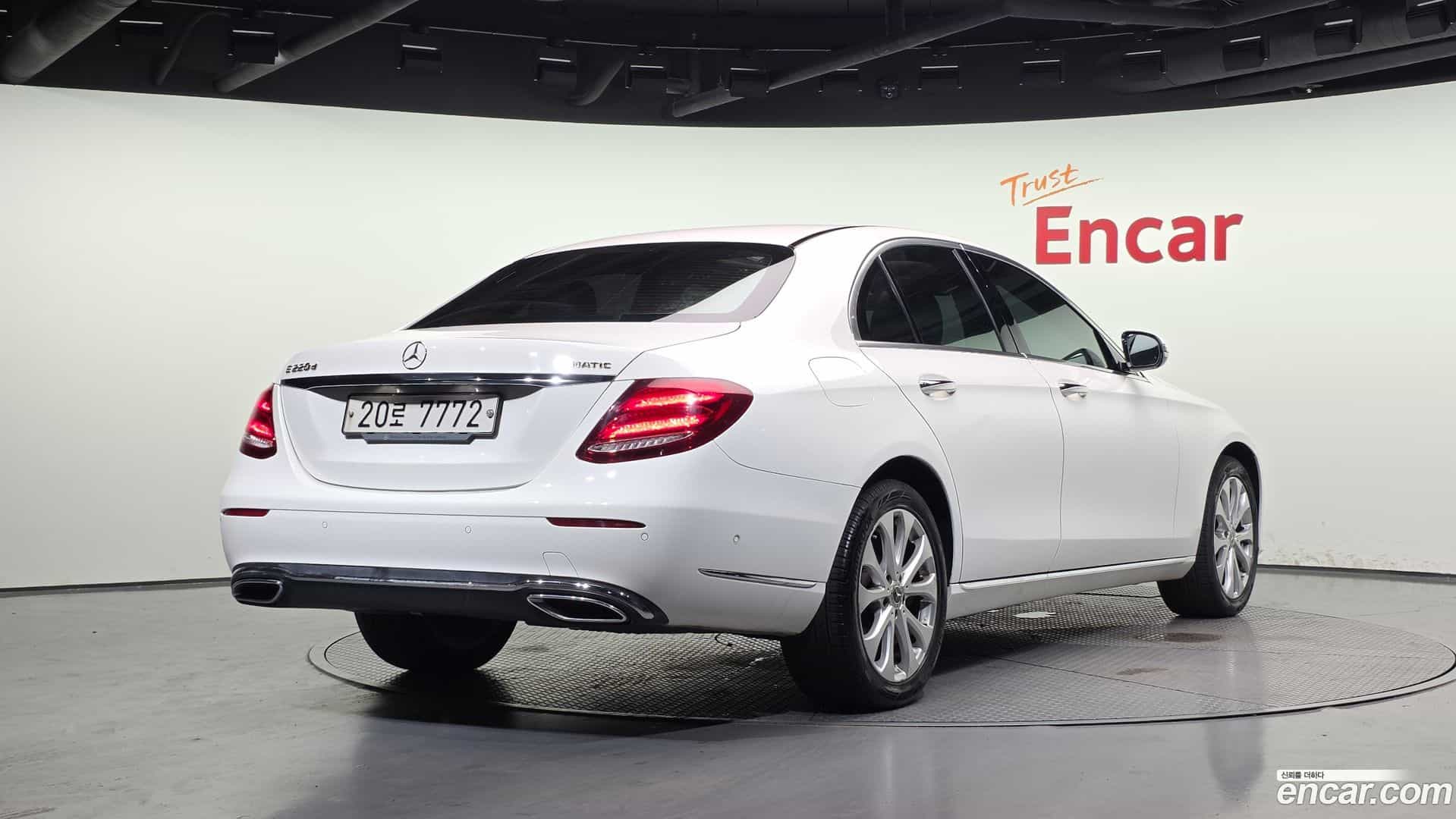 E-Class Mercedes-Benz 2019.6-OUTER-002