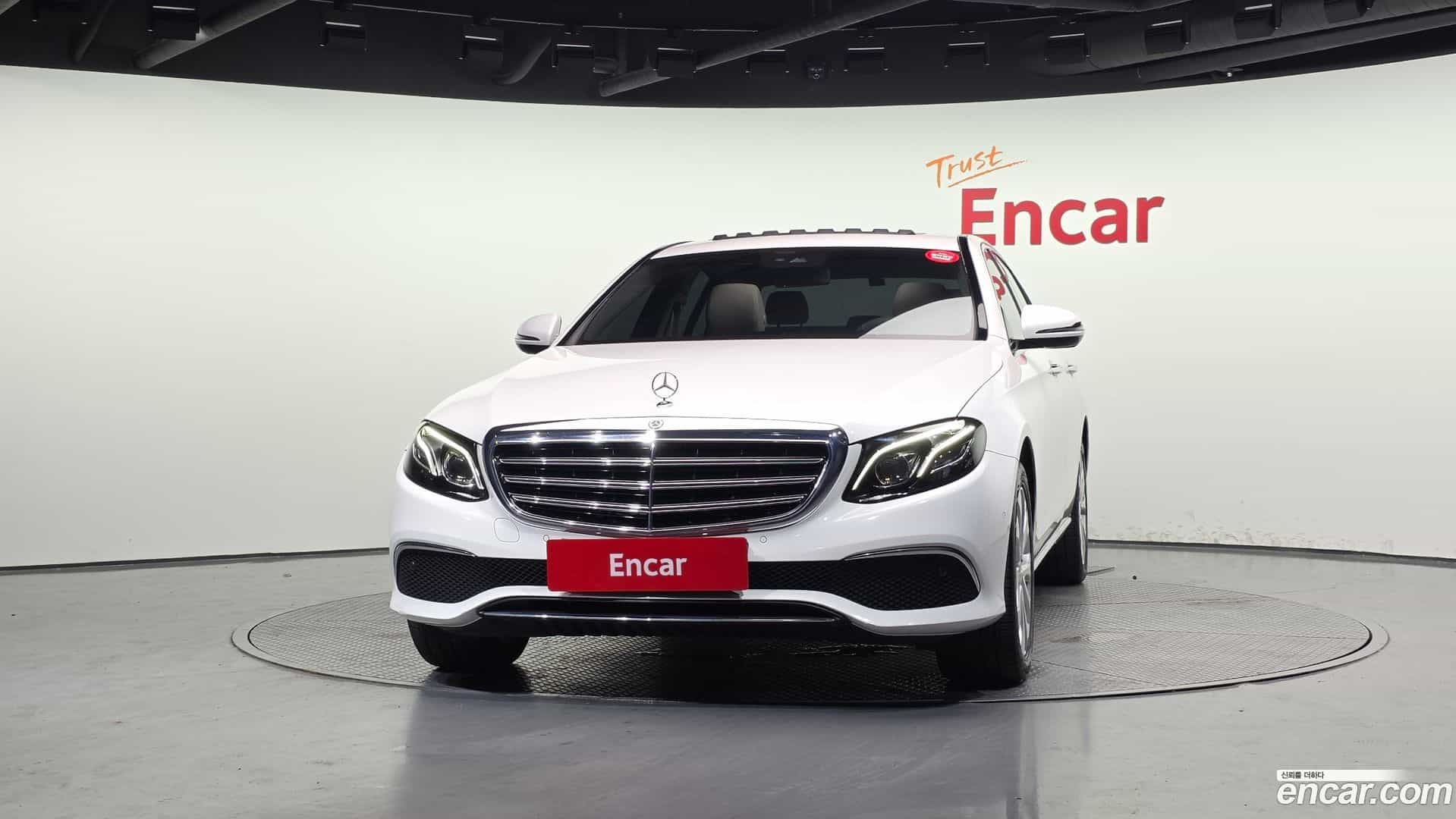E-Class Mercedes-Benz 2019.6-OUTER-003