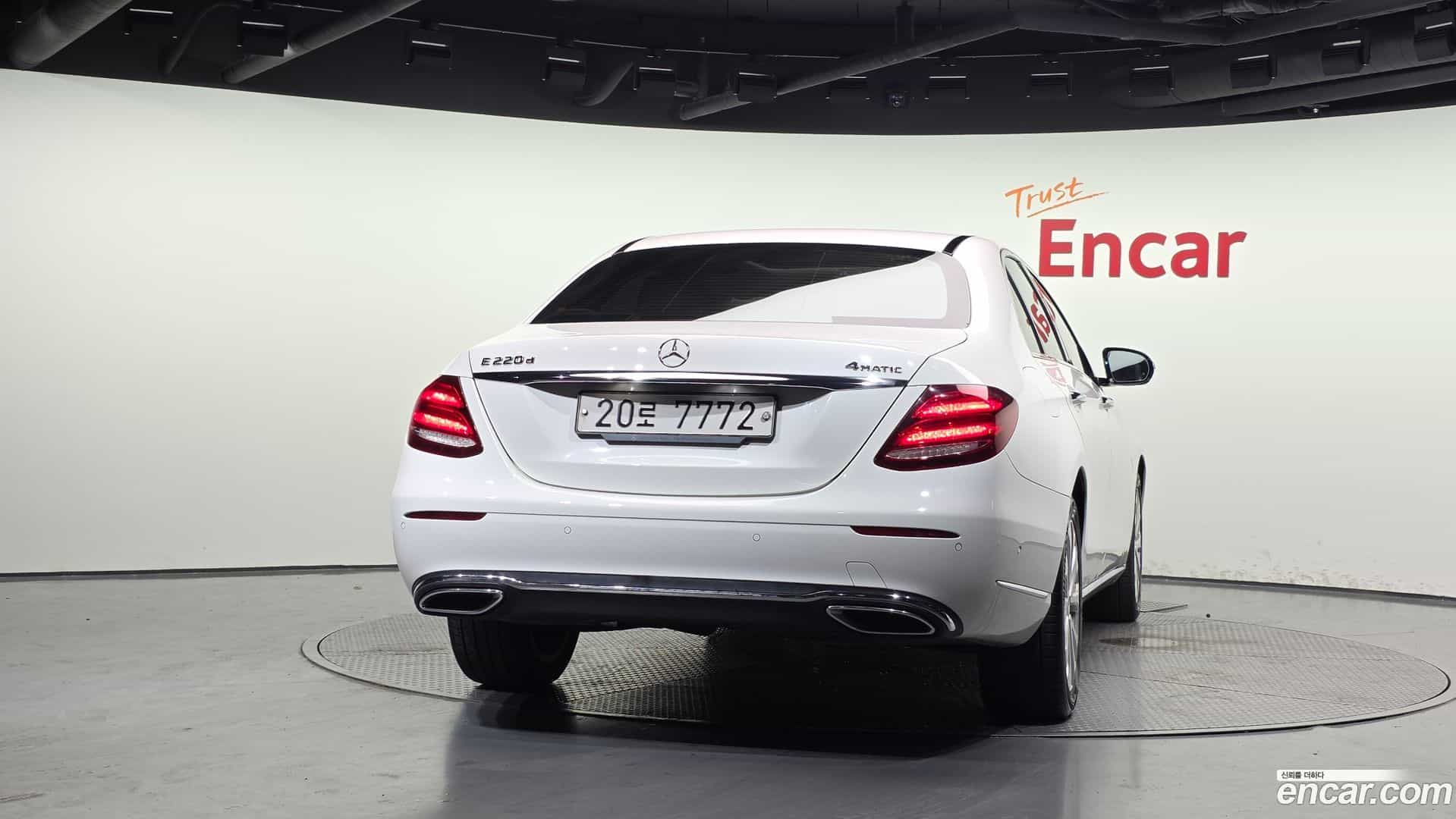 E-Class Mercedes-Benz 2019.6-OUTER-004