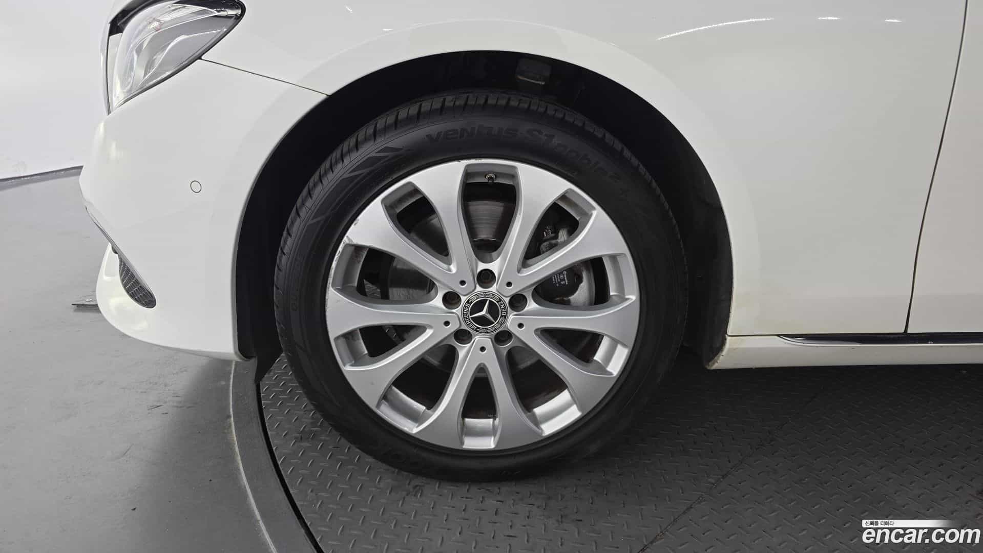 E-Class Mercedes-Benz 2019.6-OUTER-005