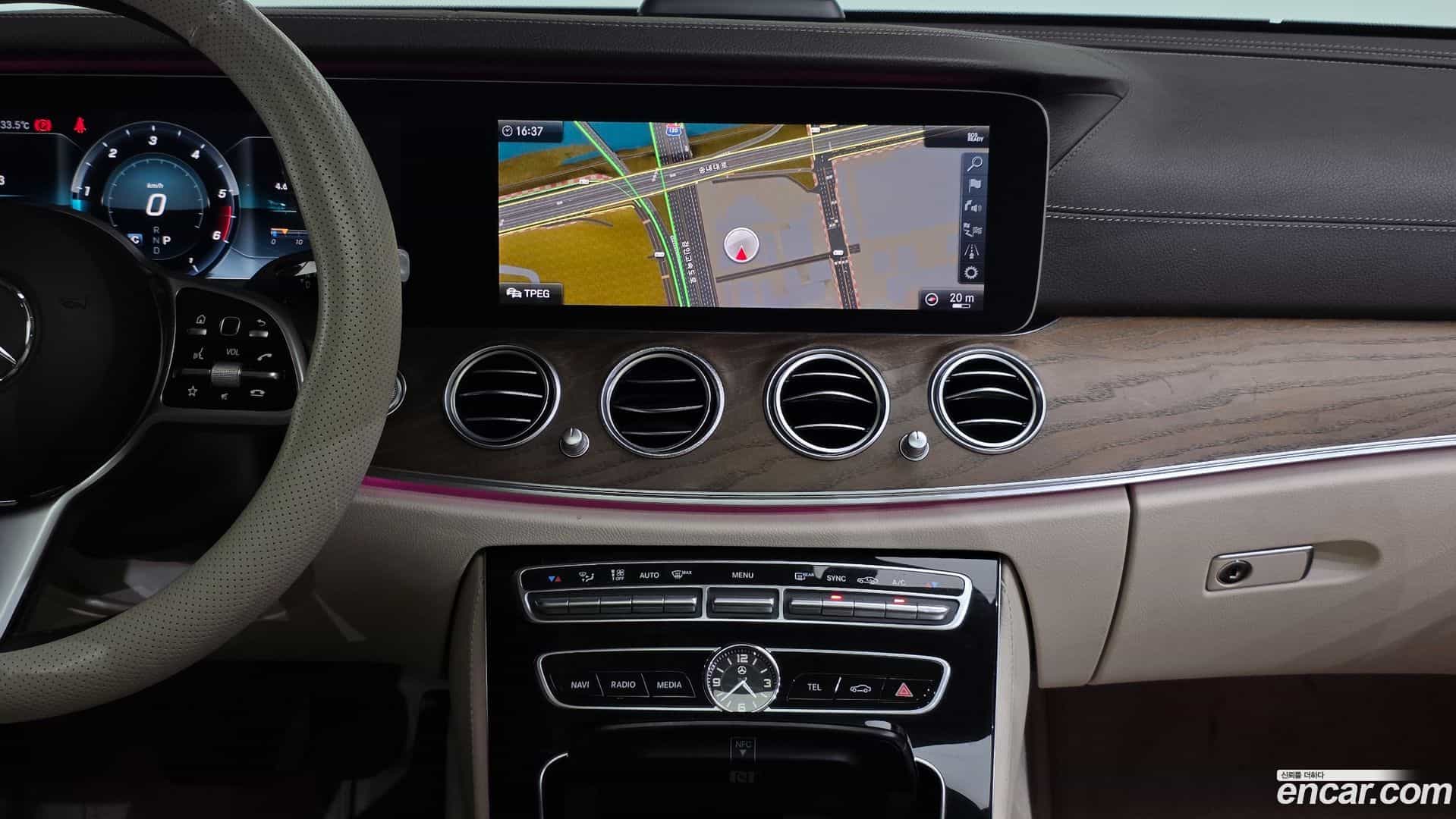 E-Class Mercedes-Benz 2019.6-OPTION-016