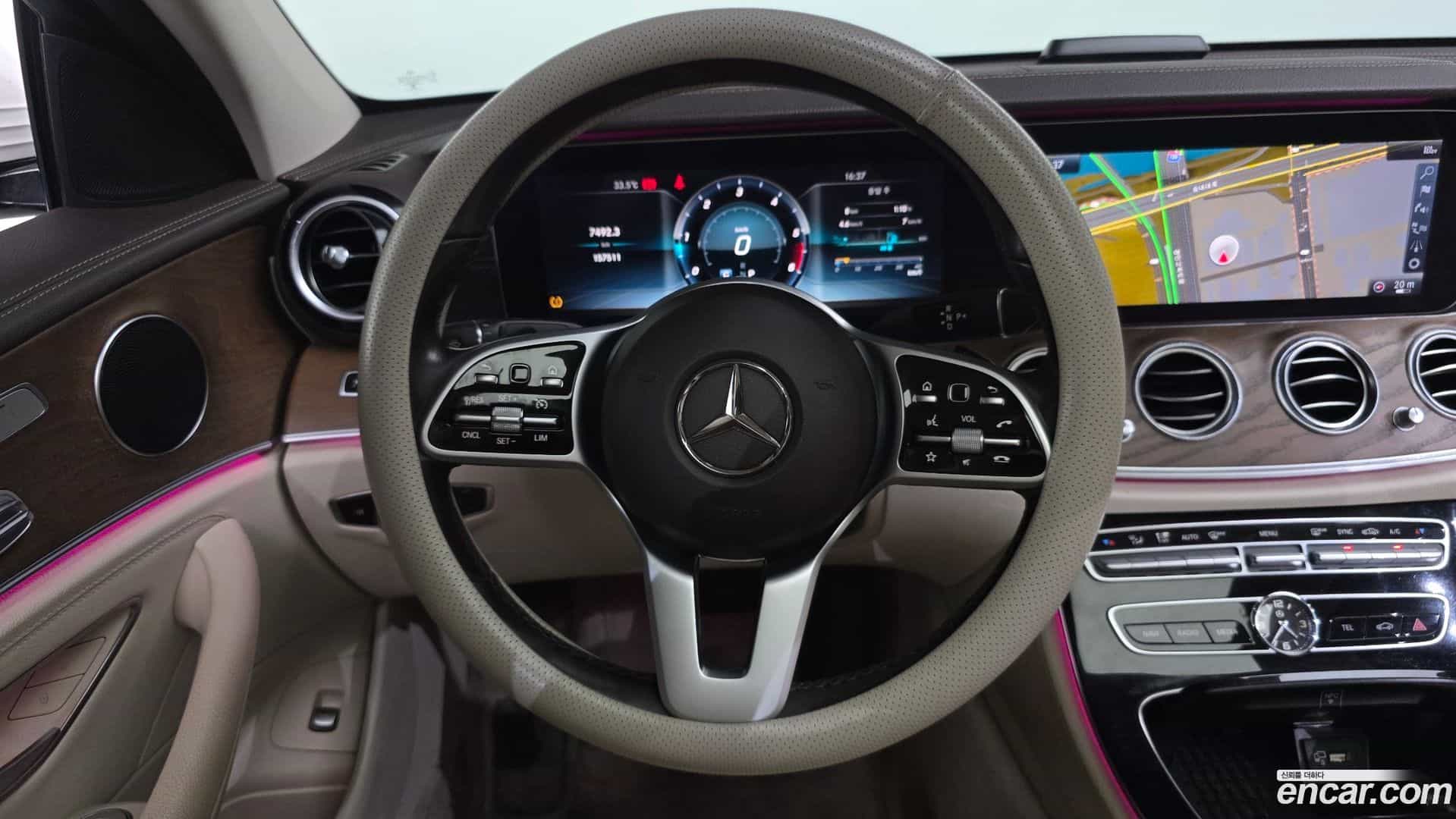 E-Class Mercedes-Benz 2019.6-OPTION-017