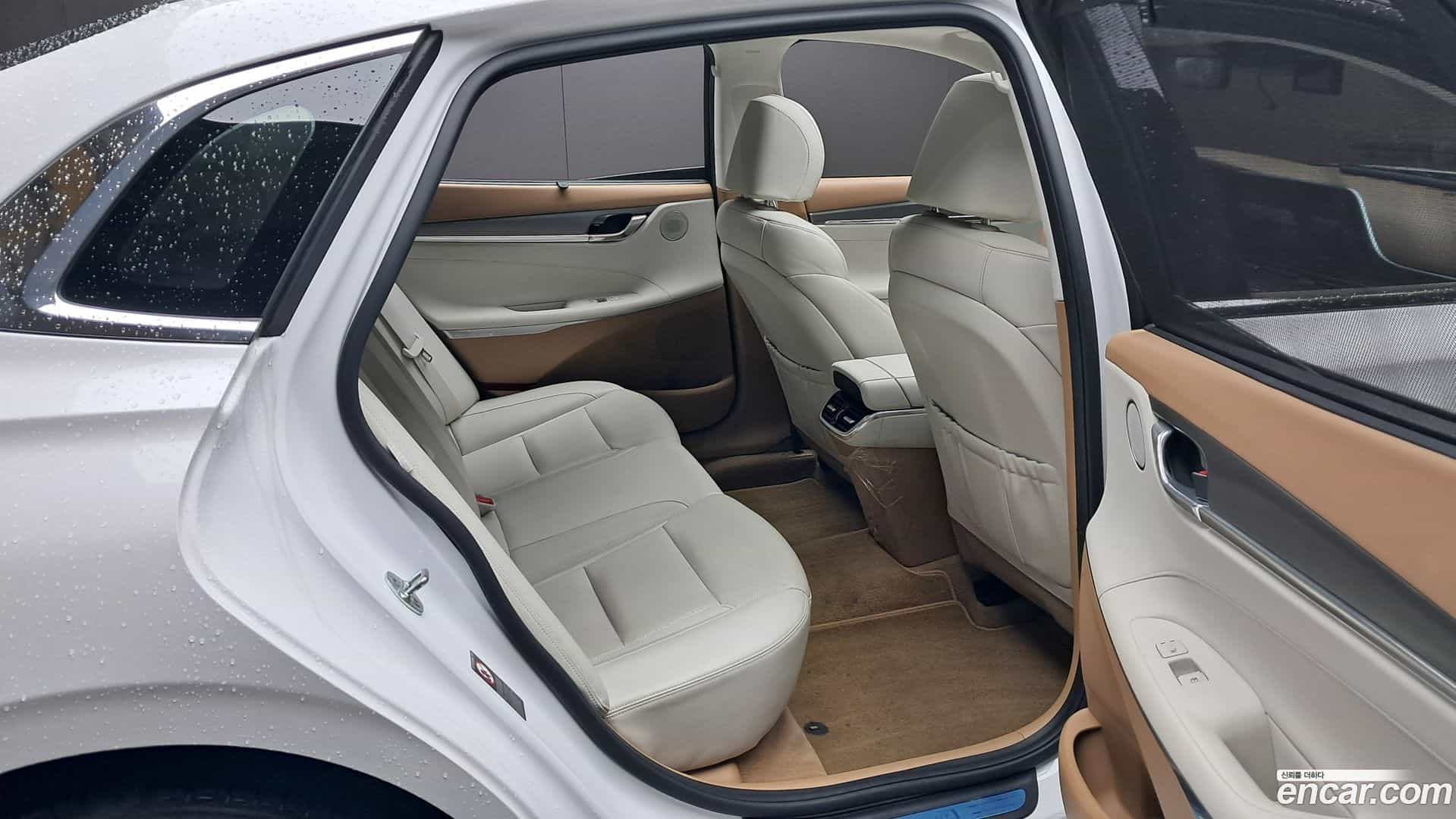 Grandeur Hyundai 2022.5-OPTION-015