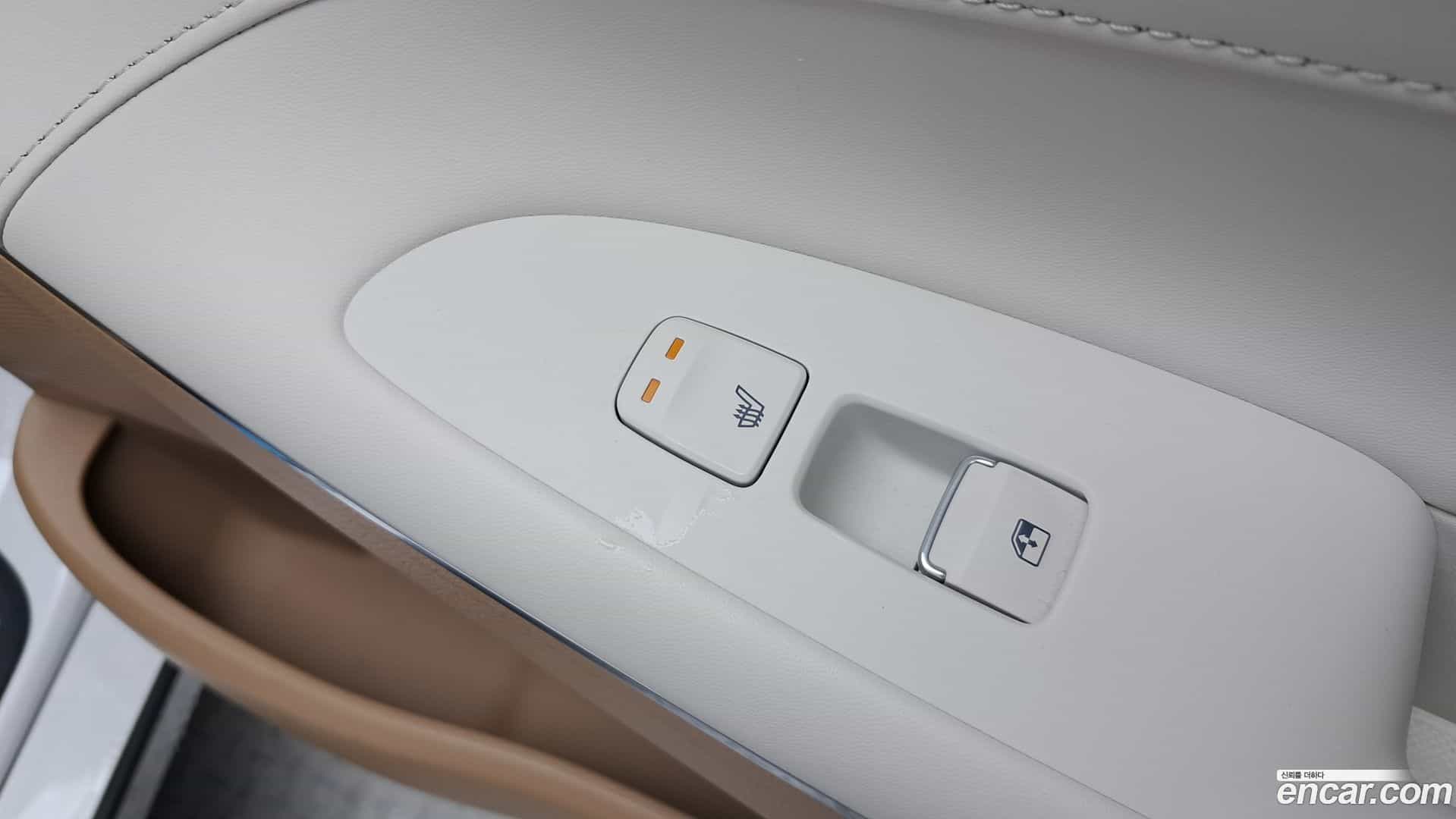 Grandeur Hyundai 2022.5-OPTION-041