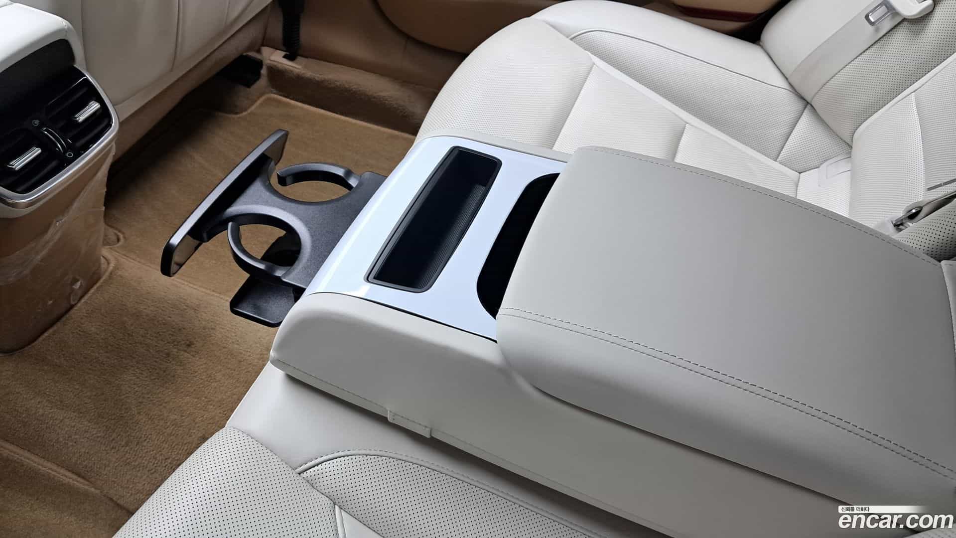 Grandeur Hyundai 2022.5-OPTION-044