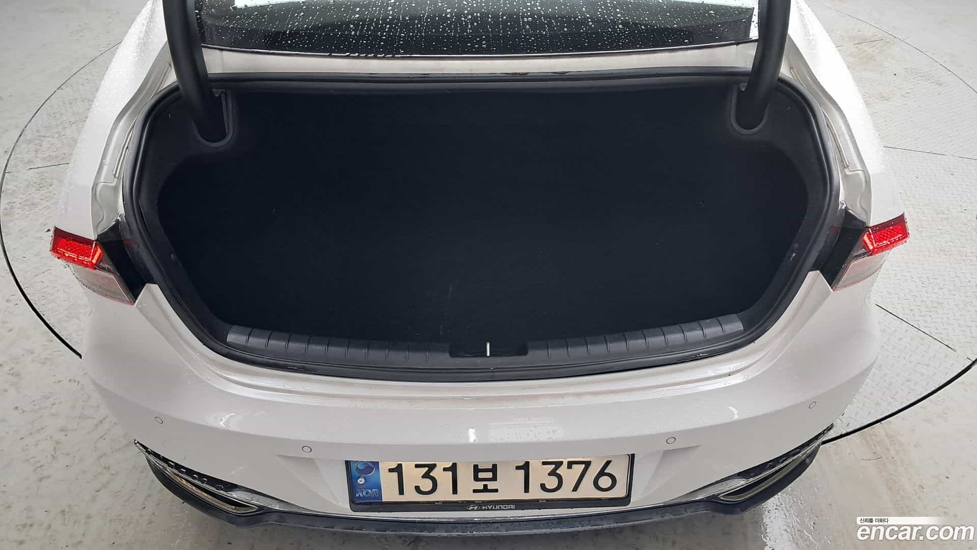 Grandeur Hyundai 2022.5-OPTION-046