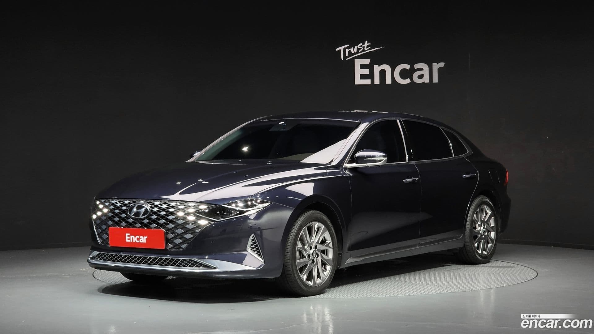 Main__Slider__Photo:Grandeur Hyundai 2022.1-0