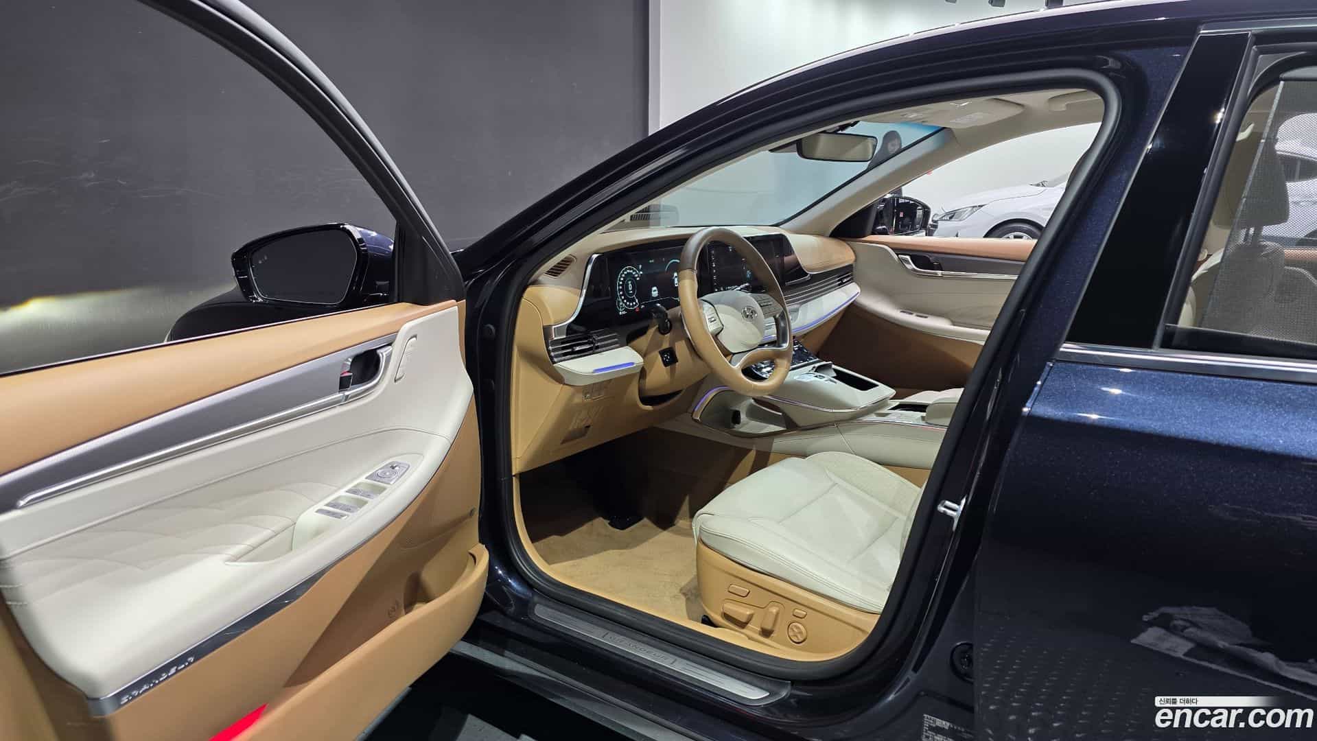 Grandeur Hyundai 2022.1-INNER-010