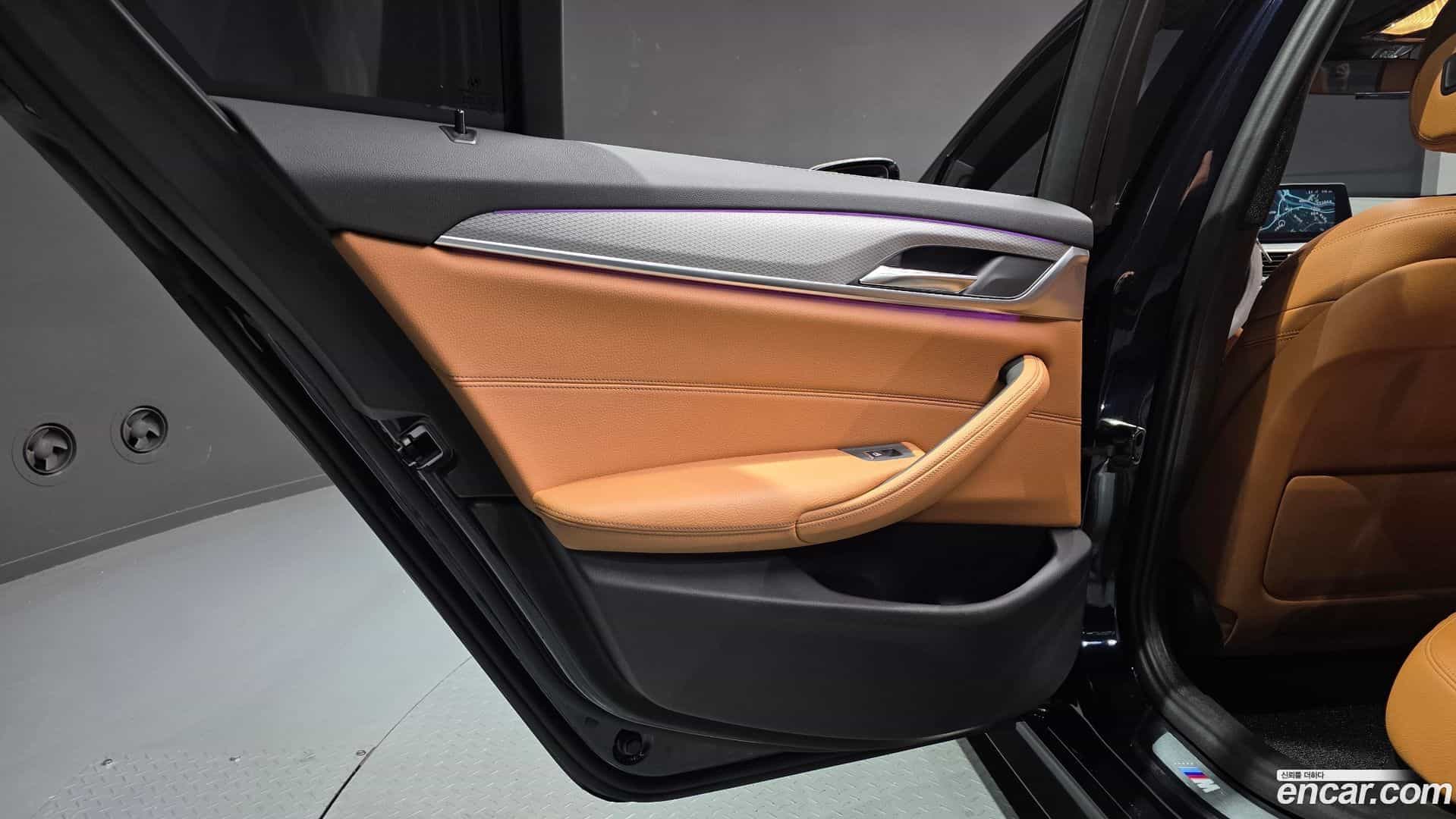 5-Series BMW 2017.11-INNER-035