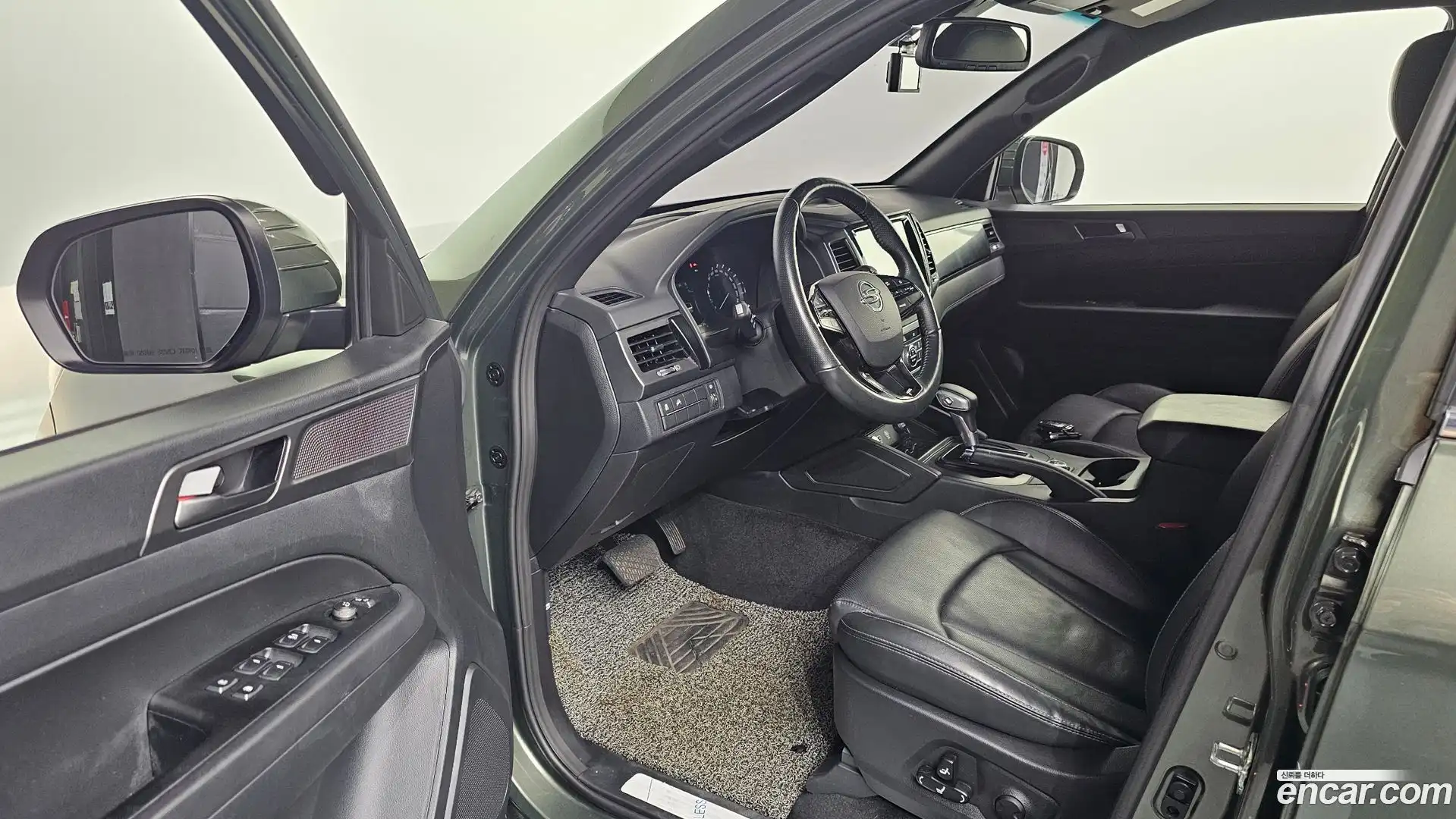 Rexton KG Mobility 2021.6-INNER-010